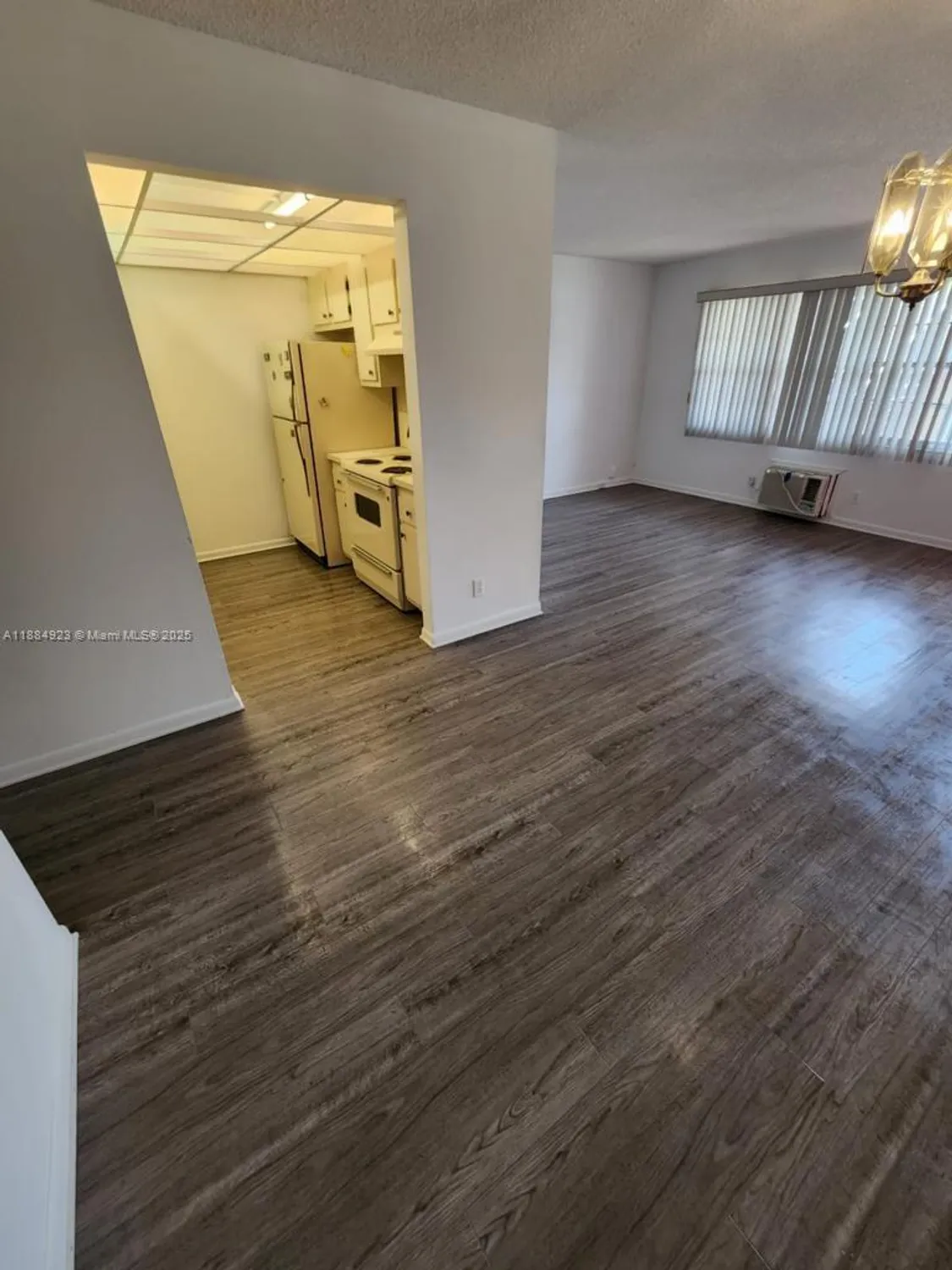 Property Slideshow image 15 of 19 | 151 sw 134th way 212n, Pembroke Pines, FL, 33027