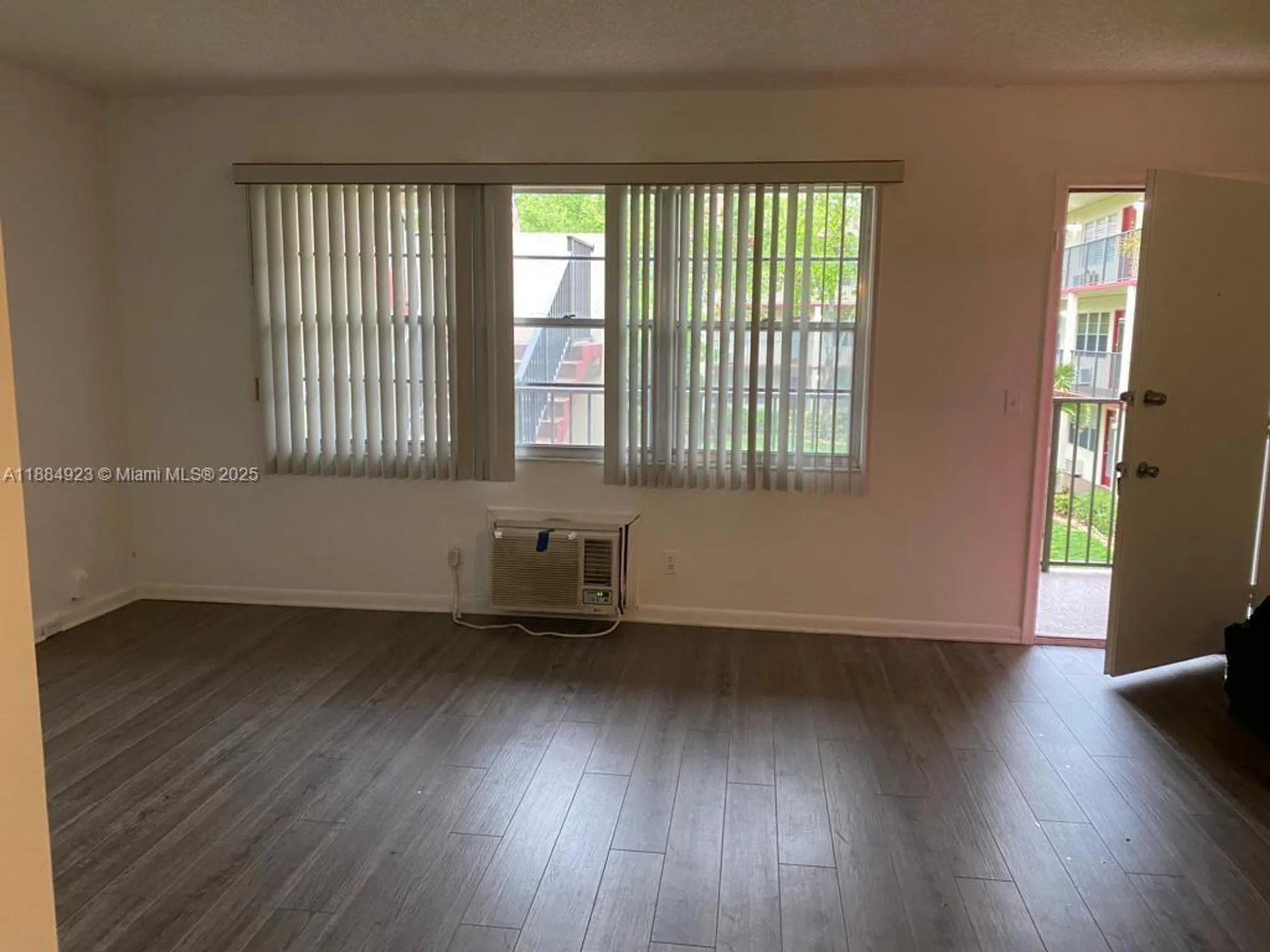 Property Slideshow image 10 of 19 | 151 sw 134th way 212n, Pembroke Pines, FL, 33027