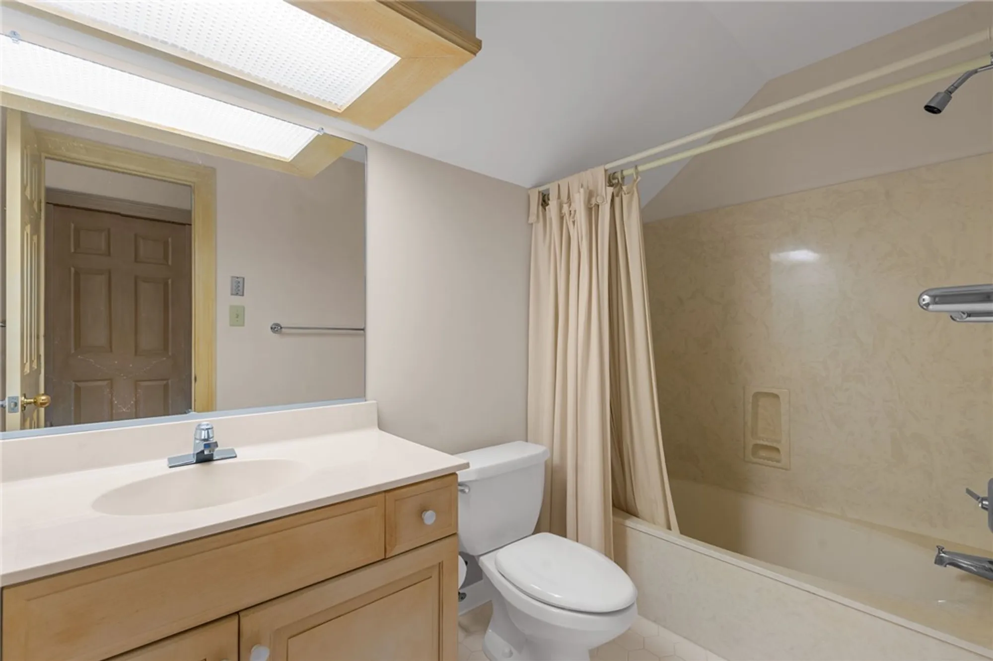 Property Slideshow image 24 of 50 | 203 warehams pt, Williamsburg, VA, 23185