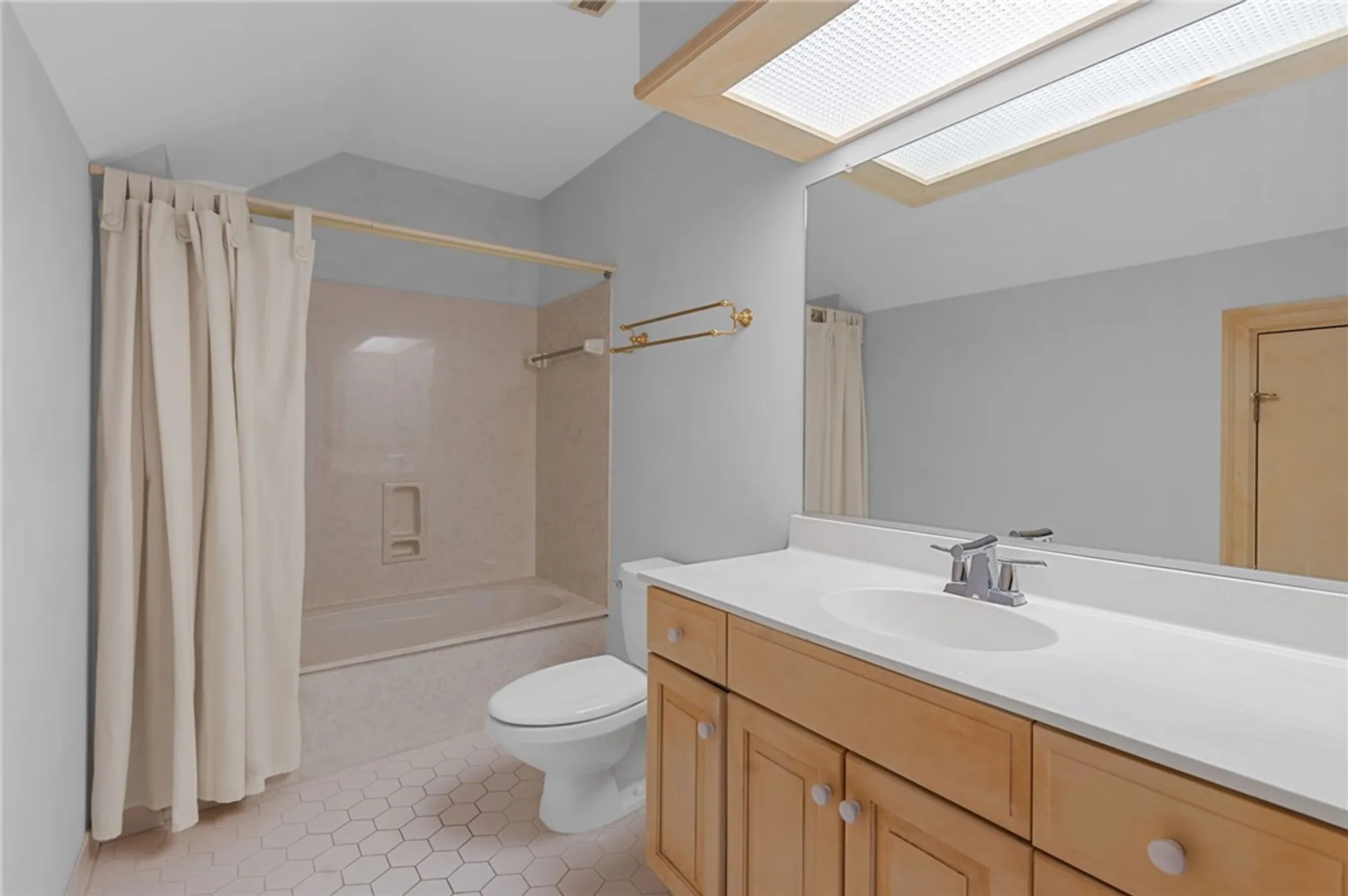 Property Slideshow image 32 of 50 | 203 warehams pt, Williamsburg, VA, 23185