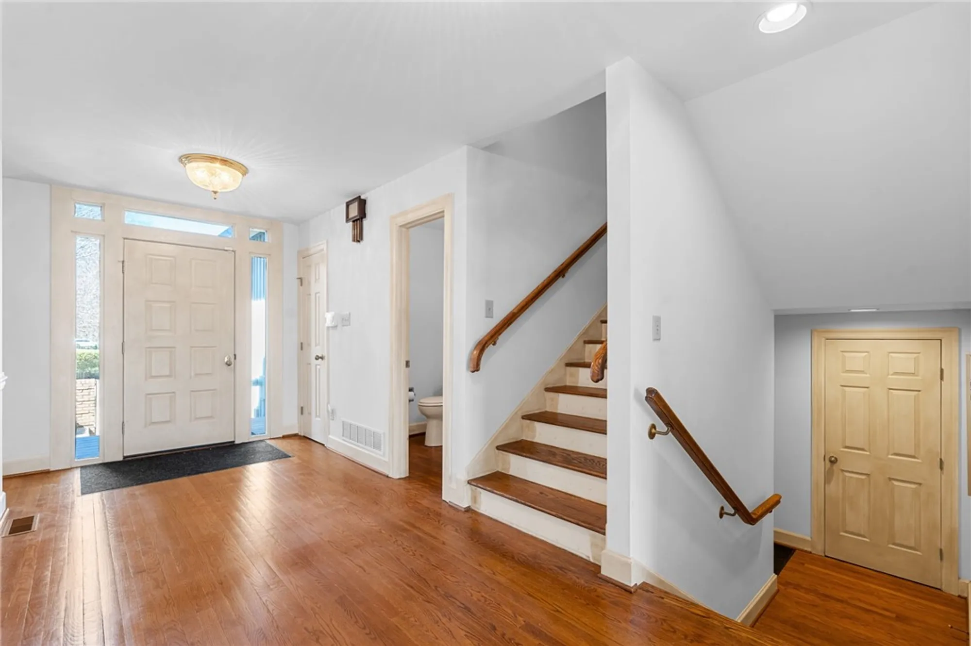 Property Slideshow image 5 of 50 | 203 warehams pt, Williamsburg, VA, 23185