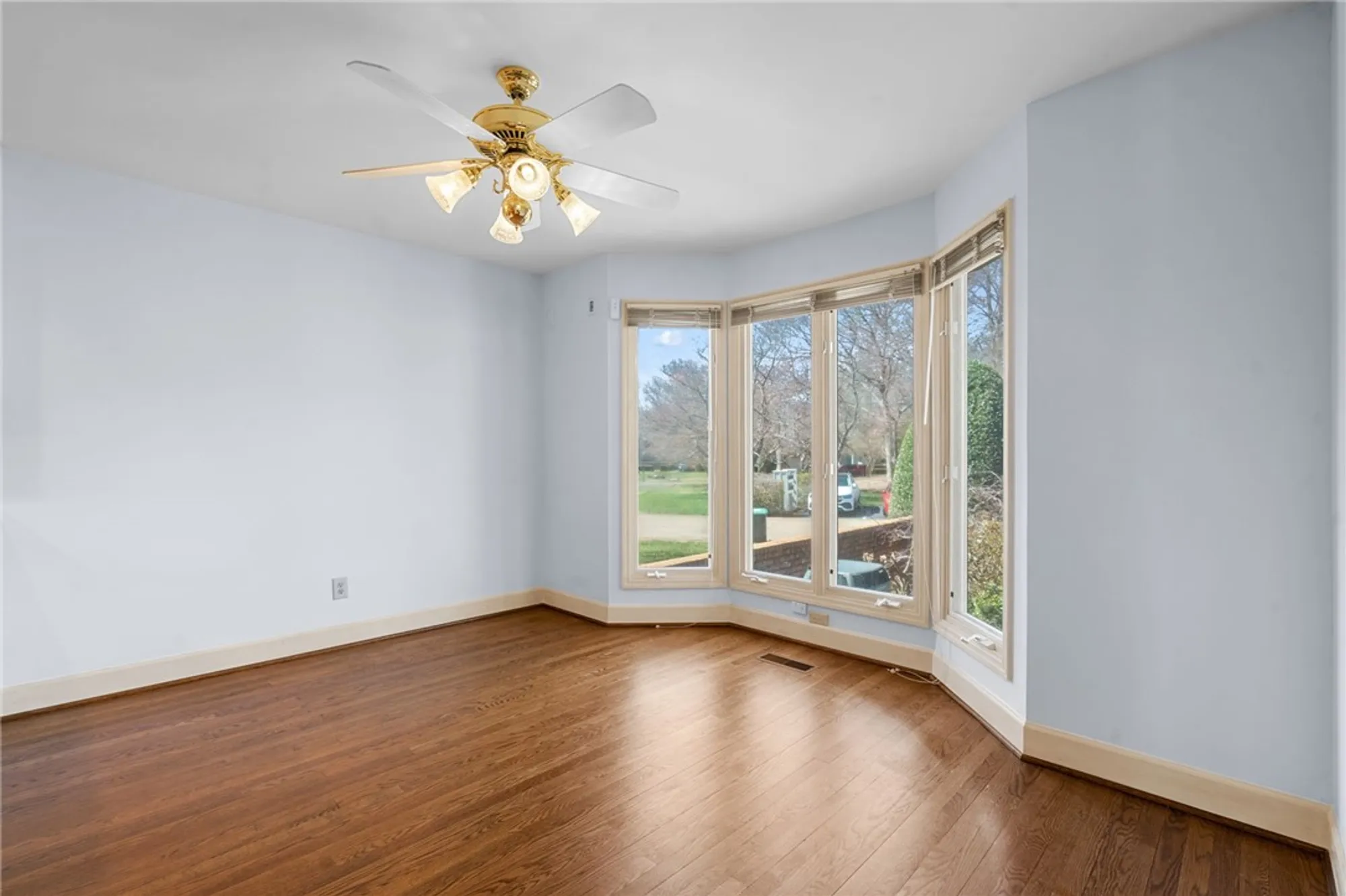 Property Slideshow image 7 of 50 | 203 warehams pt, Williamsburg, VA, 23185