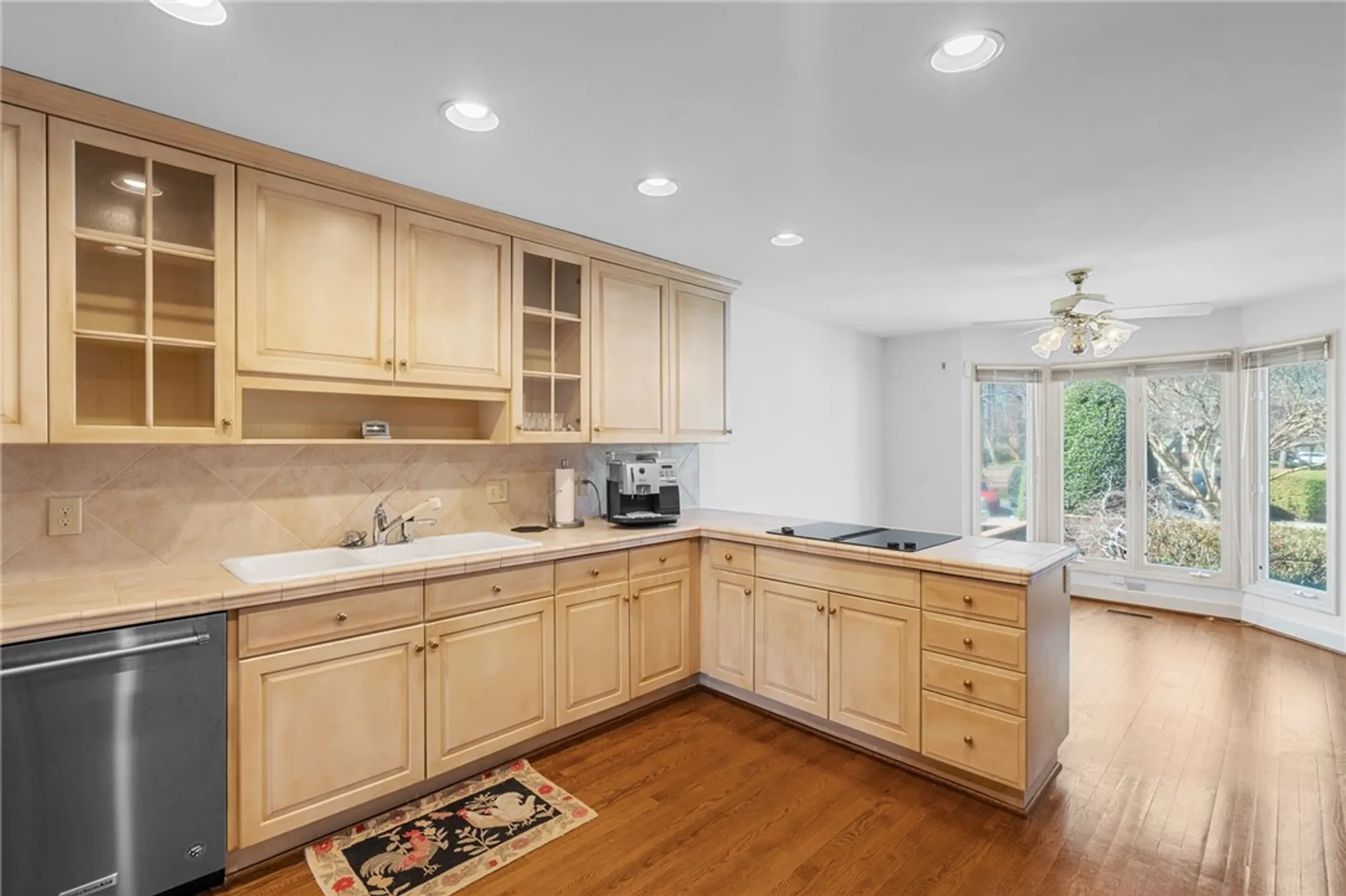 Property Slideshow image 9 of 50 | 203 warehams pt, Williamsburg, VA, 23185