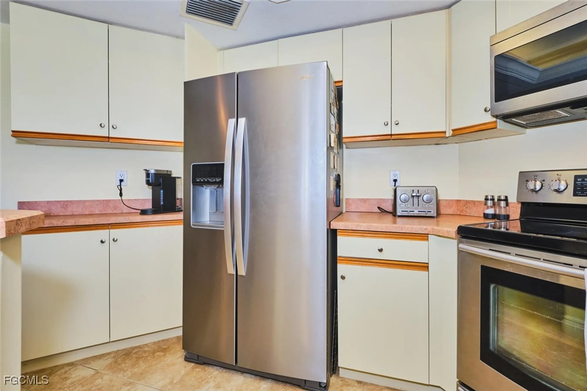 Property Slideshow image 12 of 43 | 13331 medinah cir 1, Fort Myers, FL, 33907