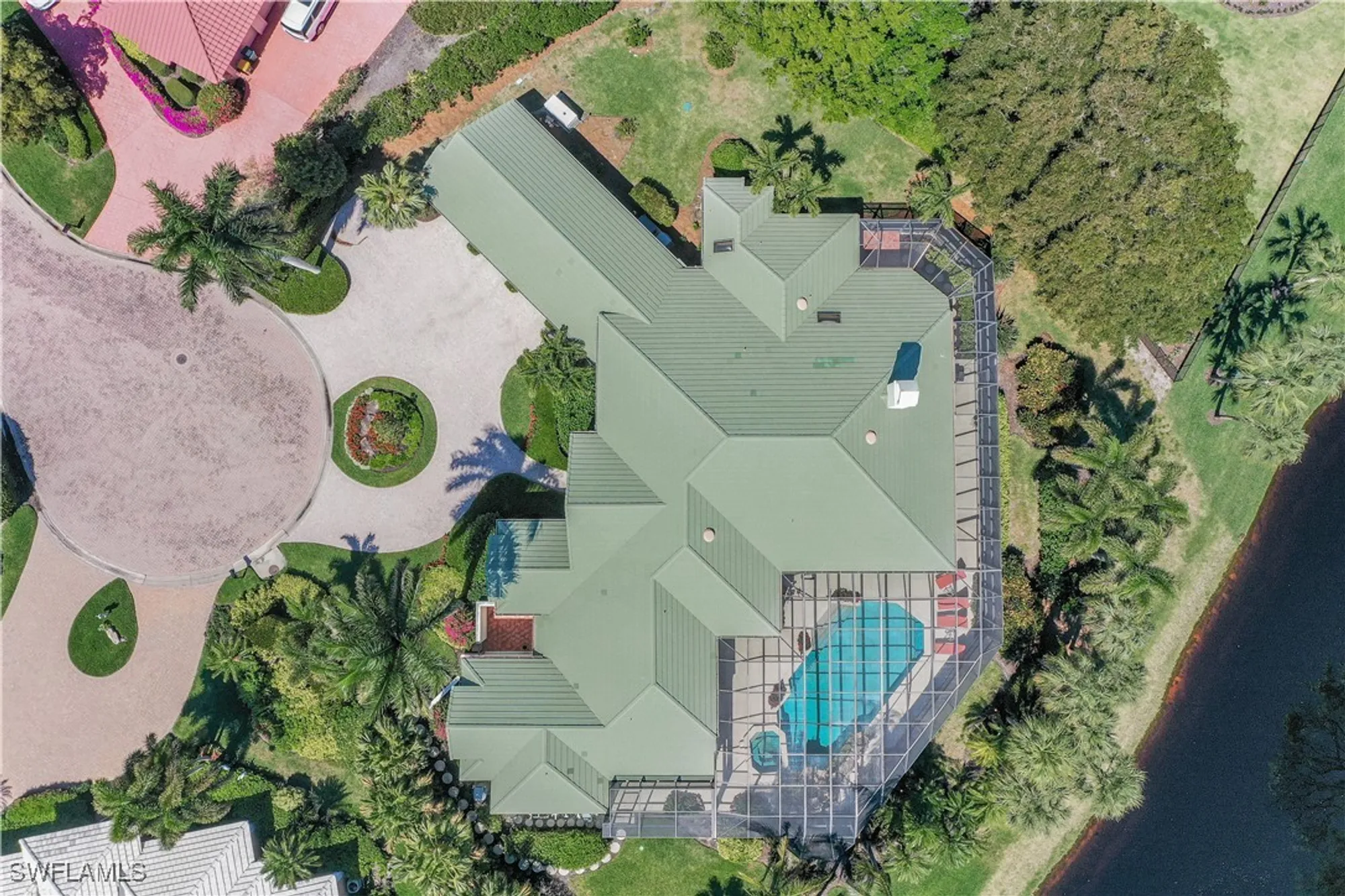 Property Slideshow image 17 of 50 | 695 ardmore ln, Naples, FL, 34108