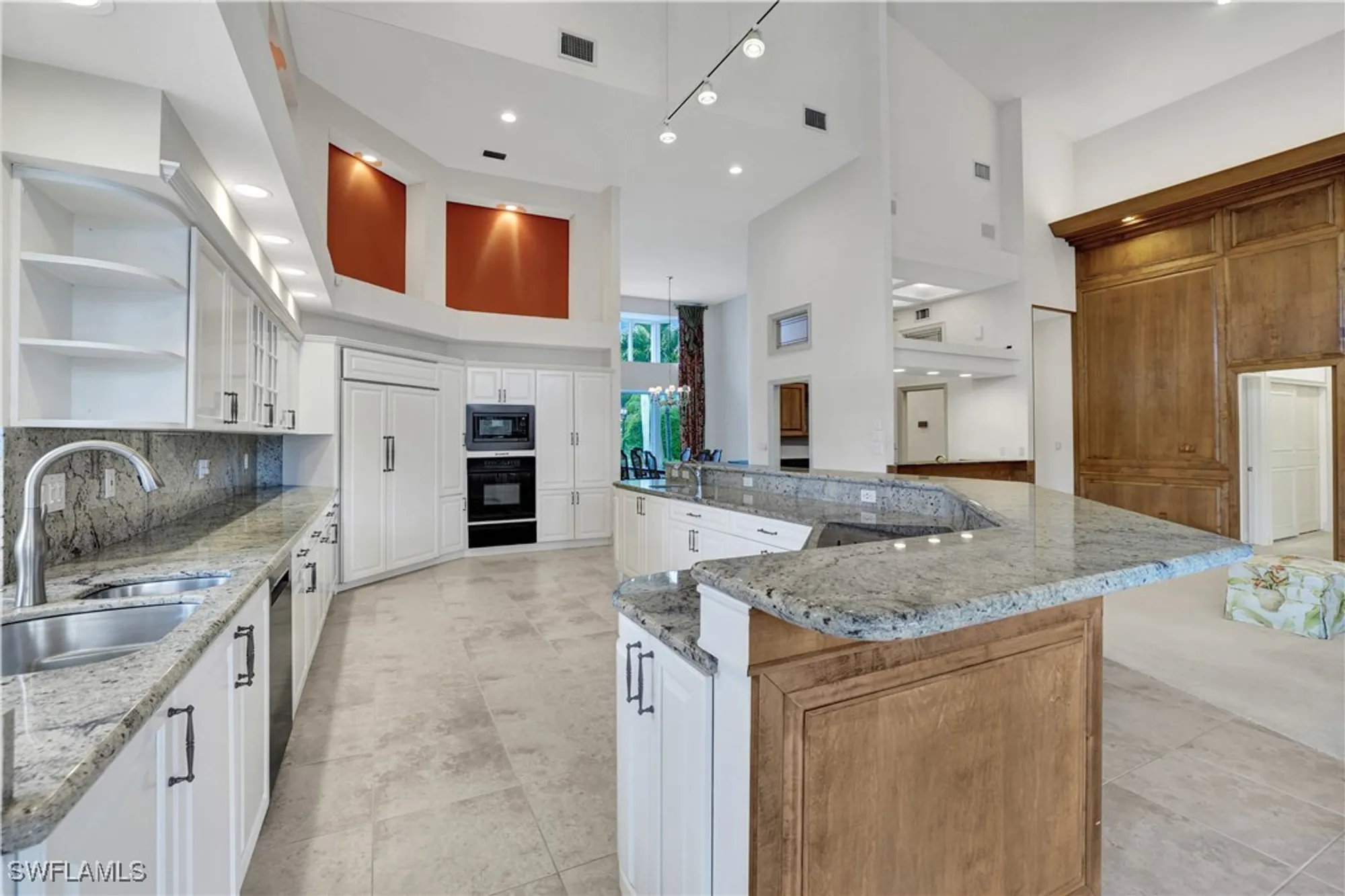 Property Slideshow image 25 of 50 | 695 ardmore ln, Naples, FL, 34108