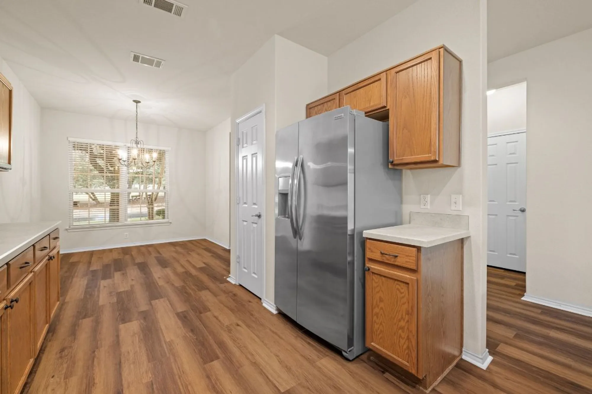 Property Slideshow image 16 of 34 | 107 sunnyside bnd # bnd, Georgetown, TX, 78633