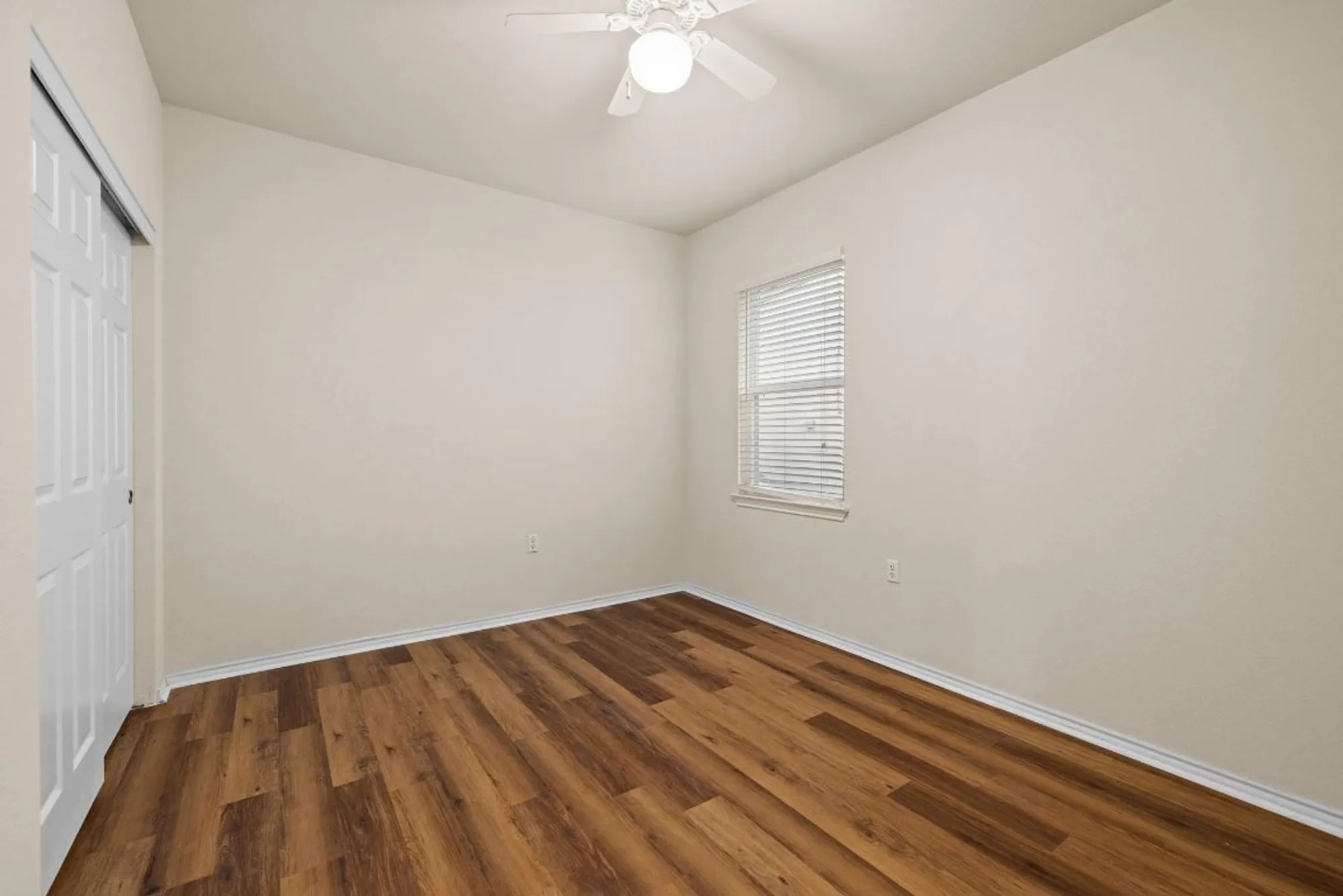 Property Slideshow image 27 of 34 | 107 sunnyside bnd # bnd, Georgetown, TX, 78633
