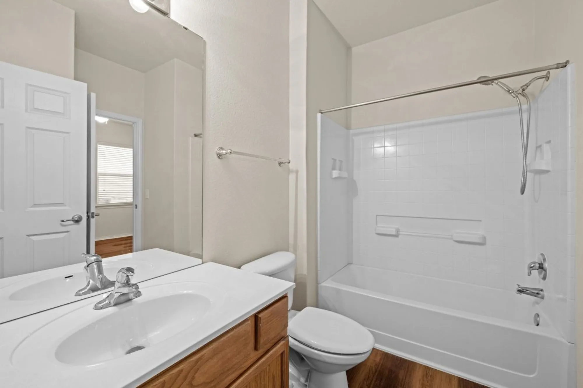 Property Slideshow image 28 of 34 | 107 sunnyside bnd # bnd, Georgetown, TX, 78633