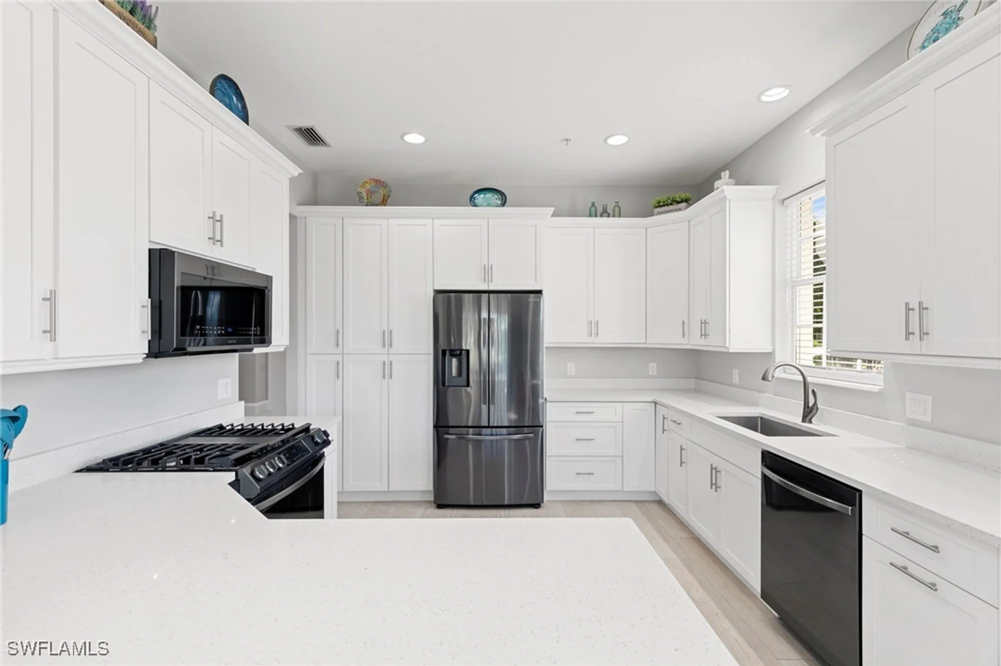 Property Slideshow image 11 of 48 | 3031 marengo ct apt 101, Naples, FL, 34114