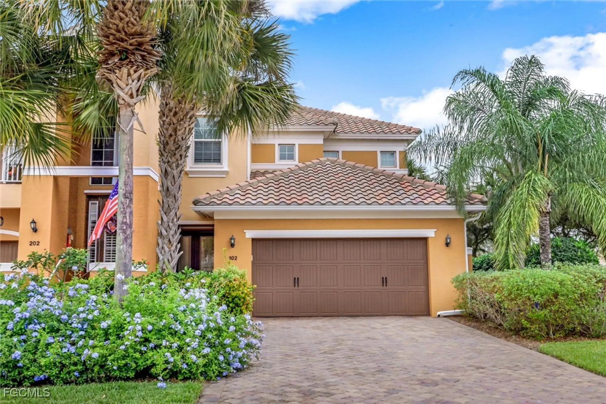 Property Slideshow image 4 of 49 | 10390 glastonbury cir 102, Fort Myers, FL, 33913