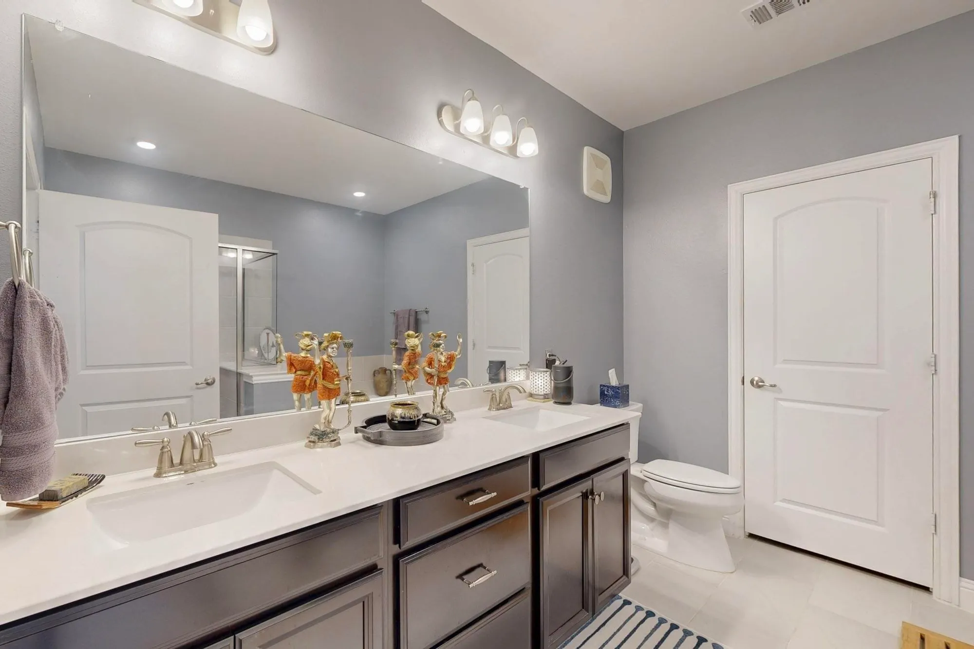 Property Slideshow image 16 of 40 | 1735 wittington pl apt 3403, Farmers Branch, TX, 75234