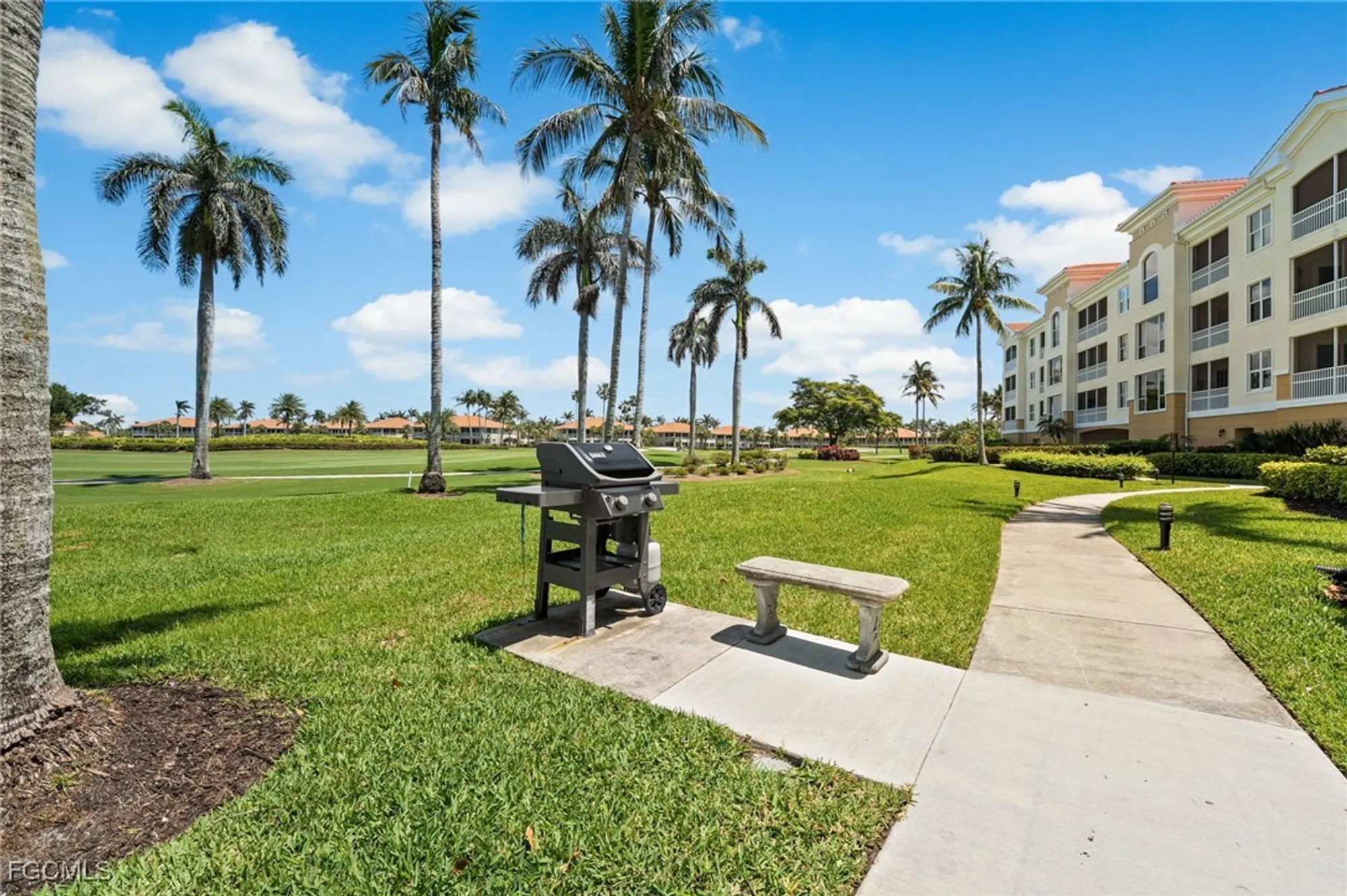 Property Slideshow image 16 of 50 | 11110 harbour yacht ct 33b, Fort Myers, FL, 33908