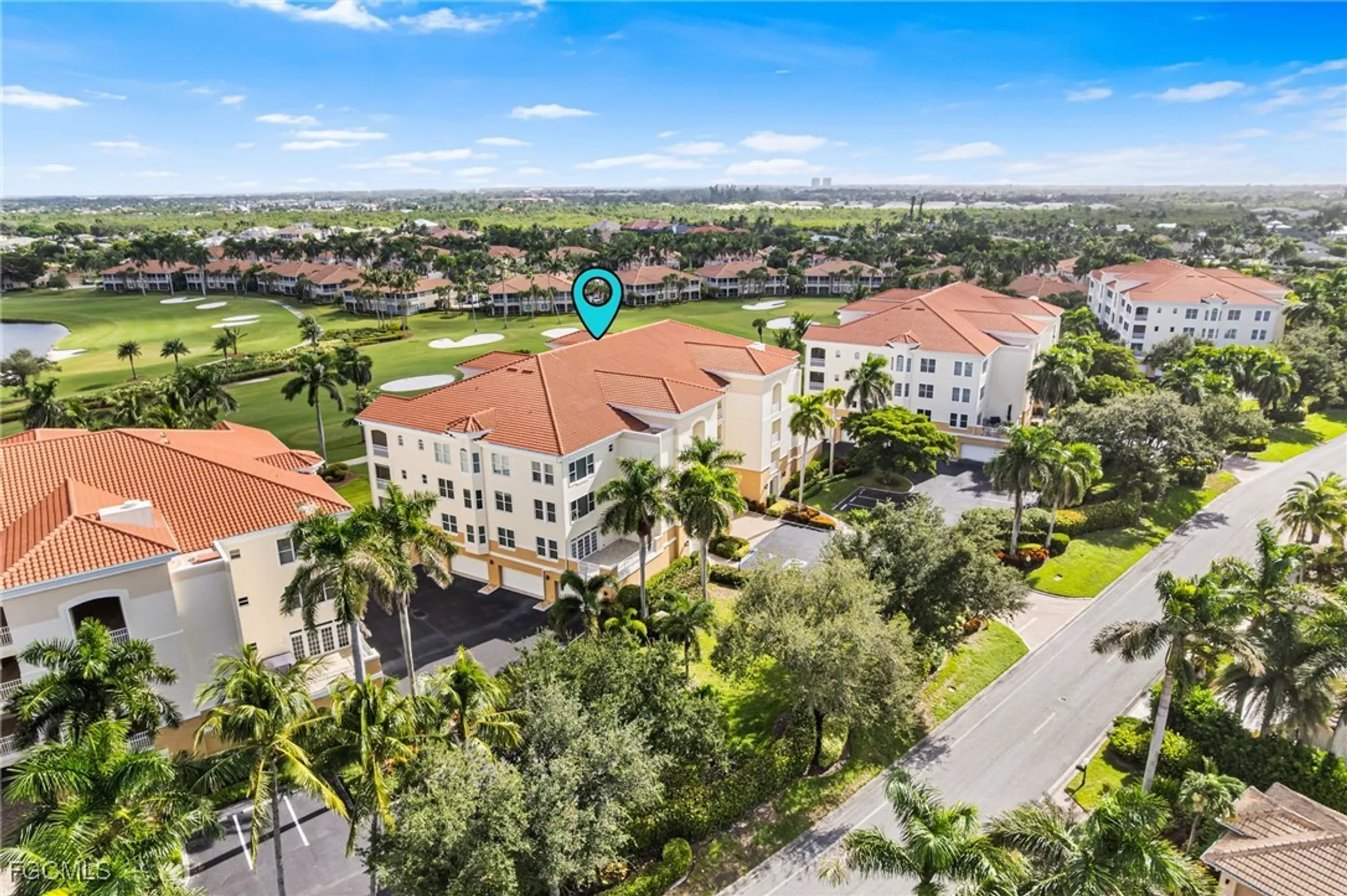 Property Slideshow image 10 of 50 | 11110 harbour yacht ct 33b, Fort Myers, FL, 33908