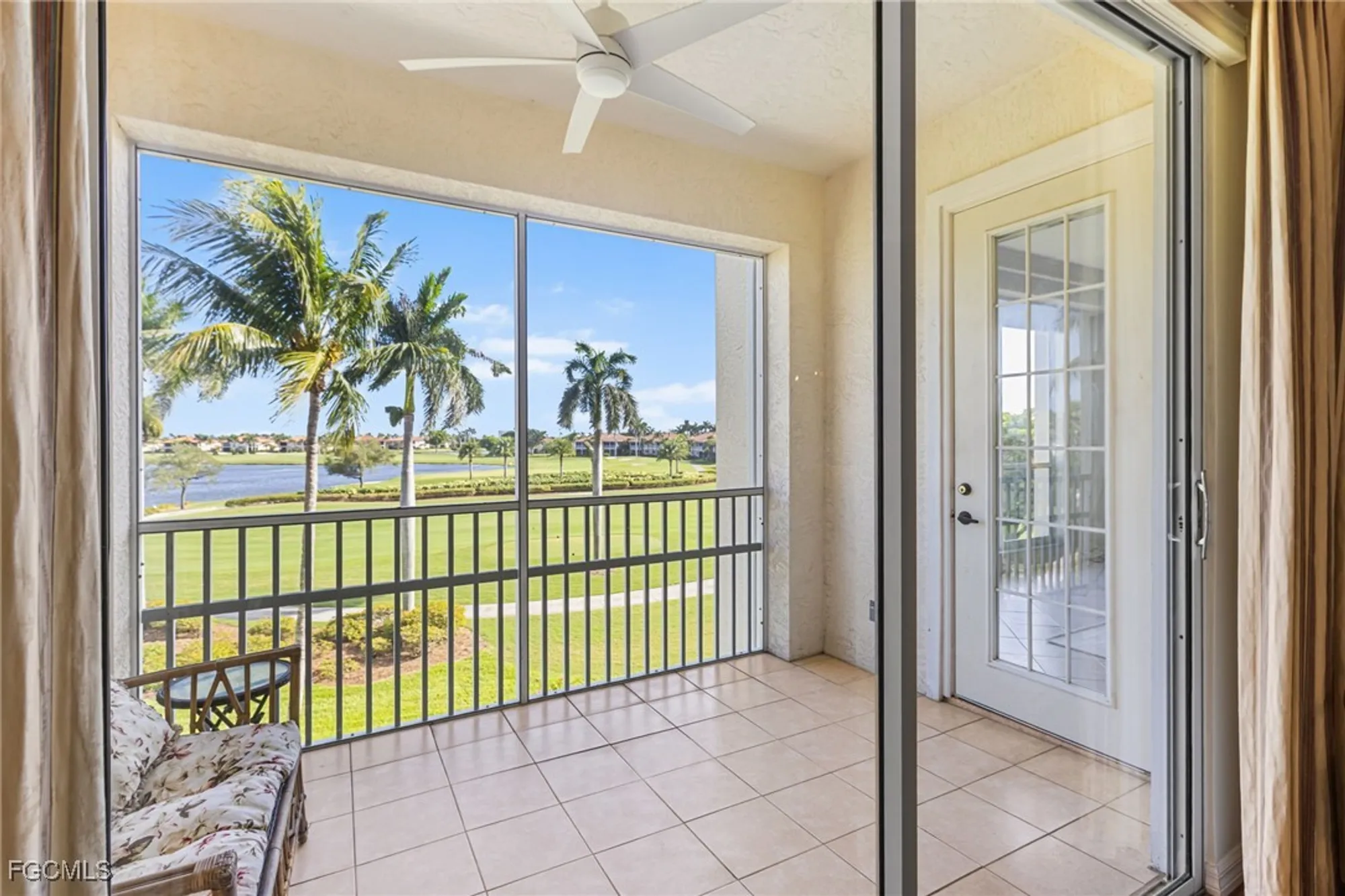 Property Slideshow image 21 of 50 | 11110 harbour yacht ct 33b, Fort Myers, FL, 33908