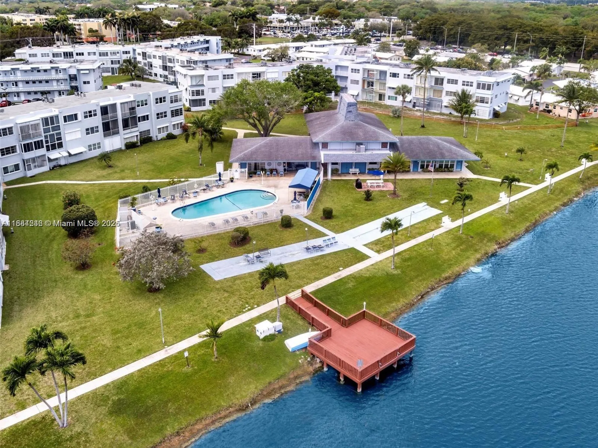 Property Slideshow image 18 of 18 | 2300 park ln apt 211, Hollywood, FL, 33021