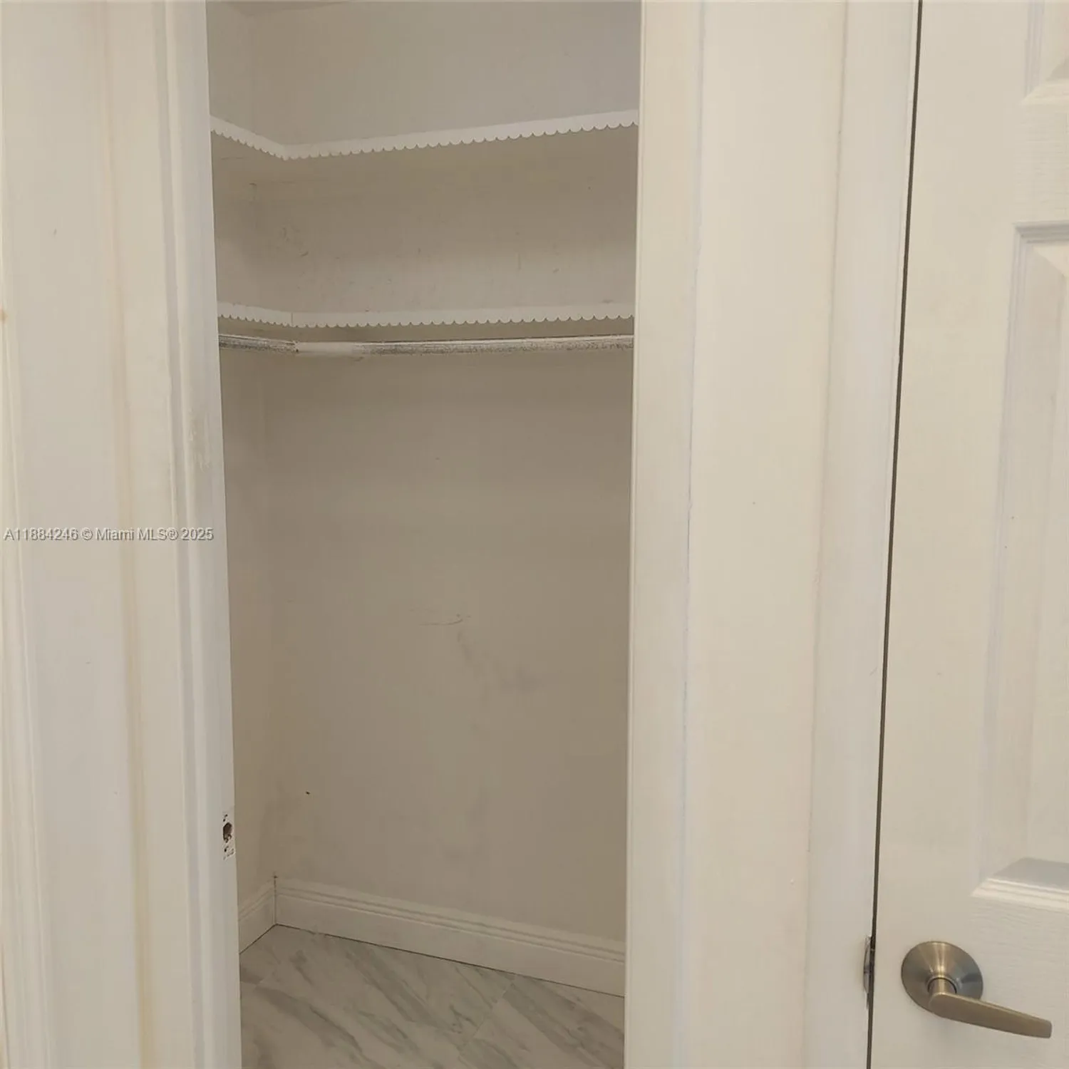 Property Slideshow image 9 of 18 | 2300 park ln apt 211, Hollywood, FL, 33021