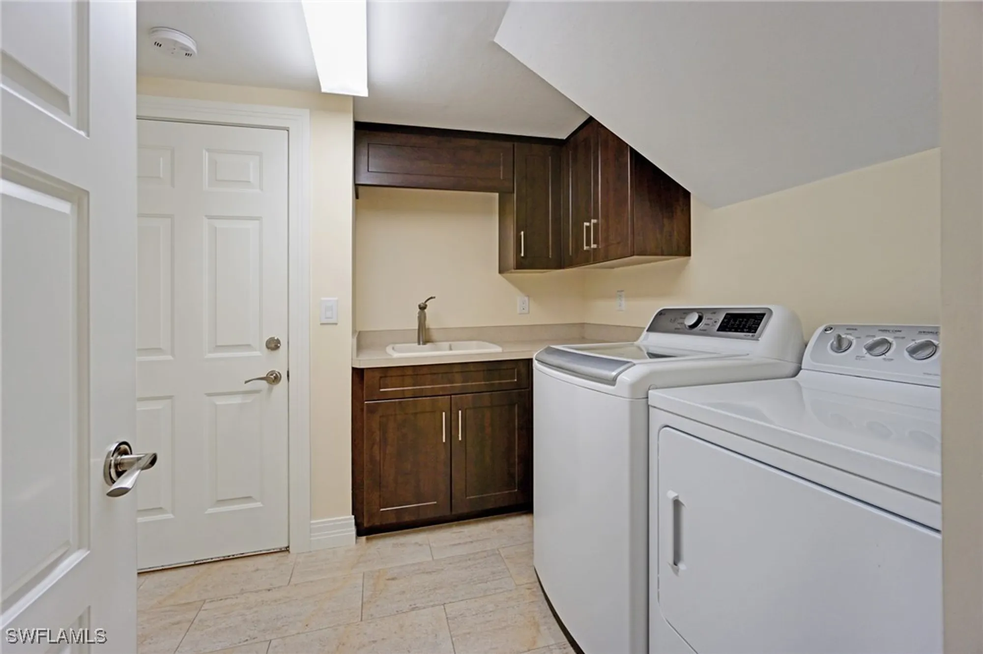 Property Slideshow image 25 of 29 | 8472 abbington cir 2011, Naples, FL, 34108