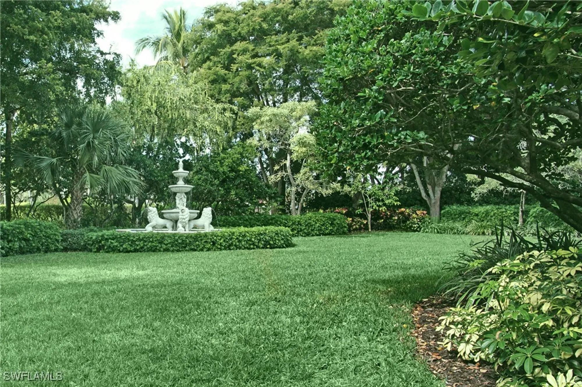 Property Slideshow image 26 of 29 | 8472 abbington cir 2011, Naples, FL, 34108