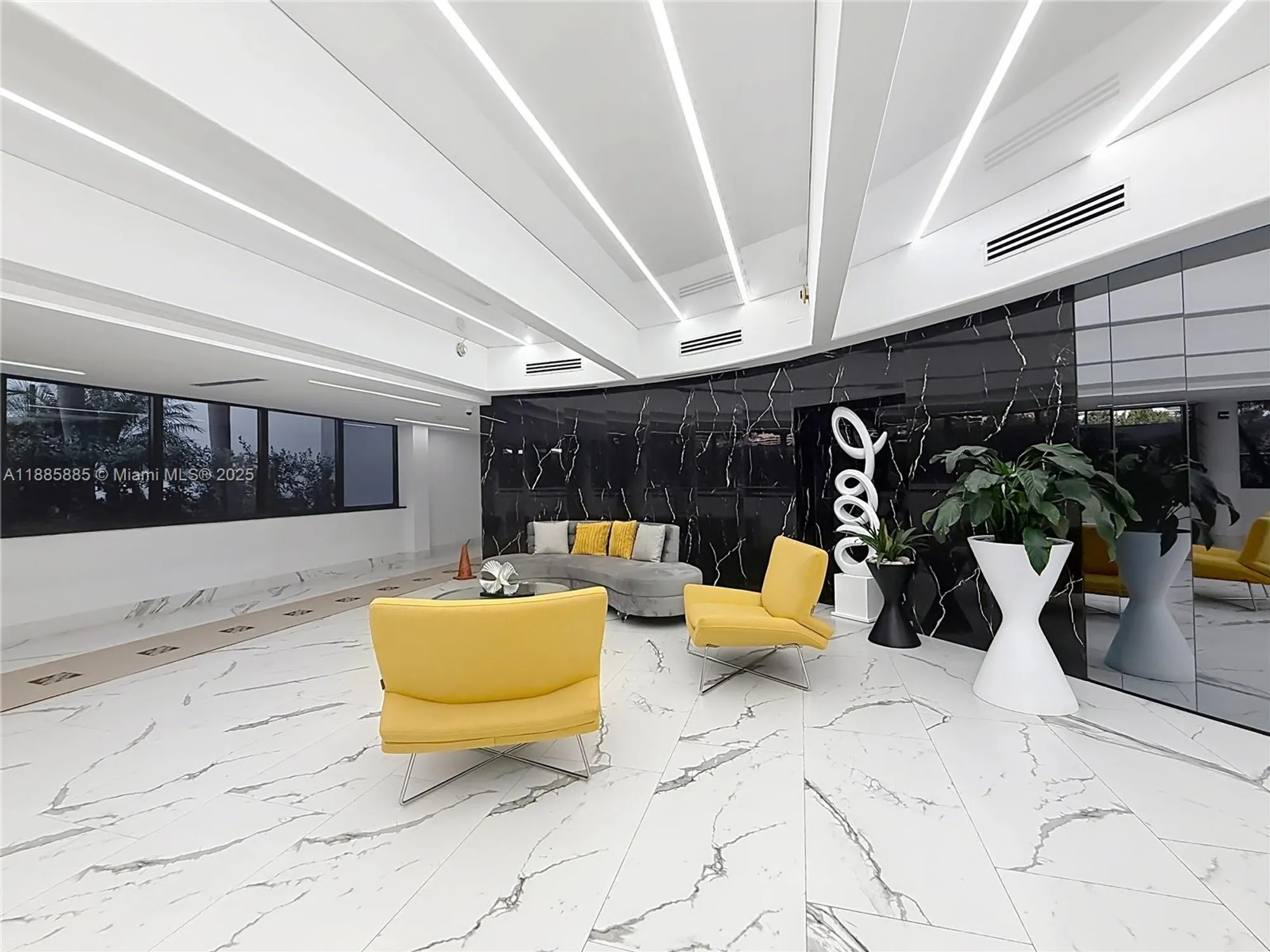 Property Slideshow image 11 of 39 | 1890 s ocean dr apt 504, Hallandale Beach, FL, 33009