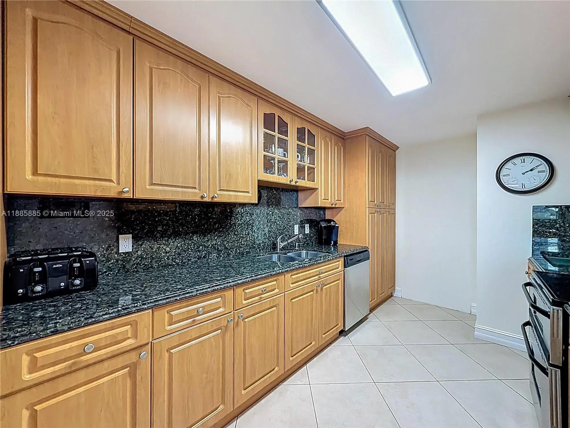 Property Slideshow image 29 of 39 | 1890 s ocean dr apt 504, Hallandale Beach, FL, 33009
