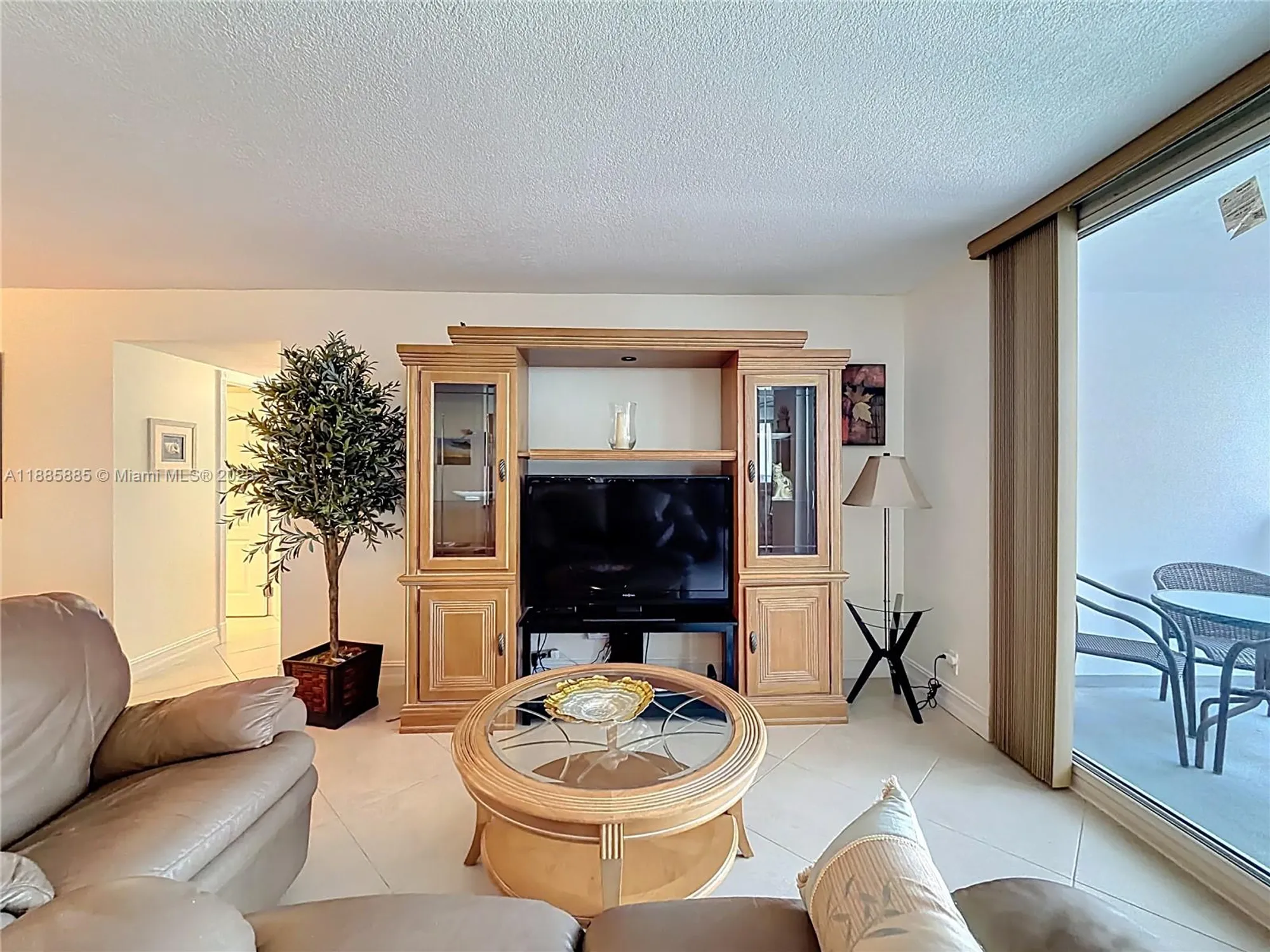 Property Slideshow image 22 of 39 | 1890 s ocean dr apt 504, Hallandale Beach, FL, 33009