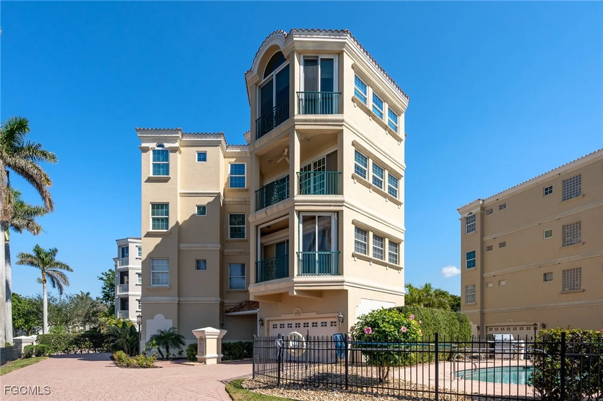 Property Slideshow image 1 of 44 | 11160 harbour yacht ct b, Fort Myers, FL, 33908