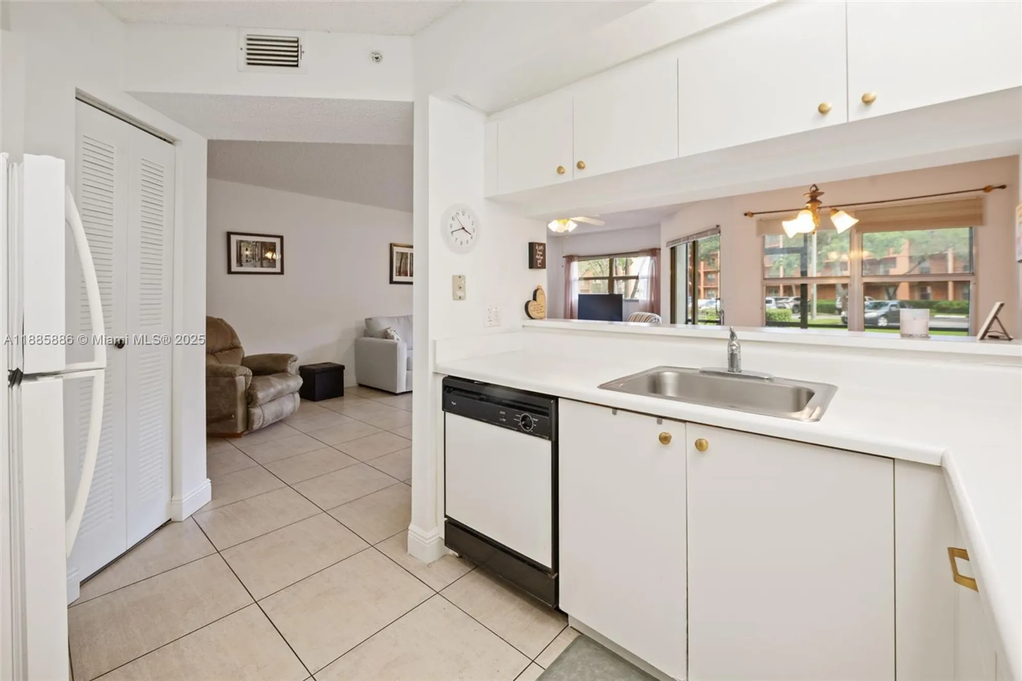Property Slideshow image 17 of 25 | 701 sw 142nd ave 110s, Pembroke Pines, FL, 33027