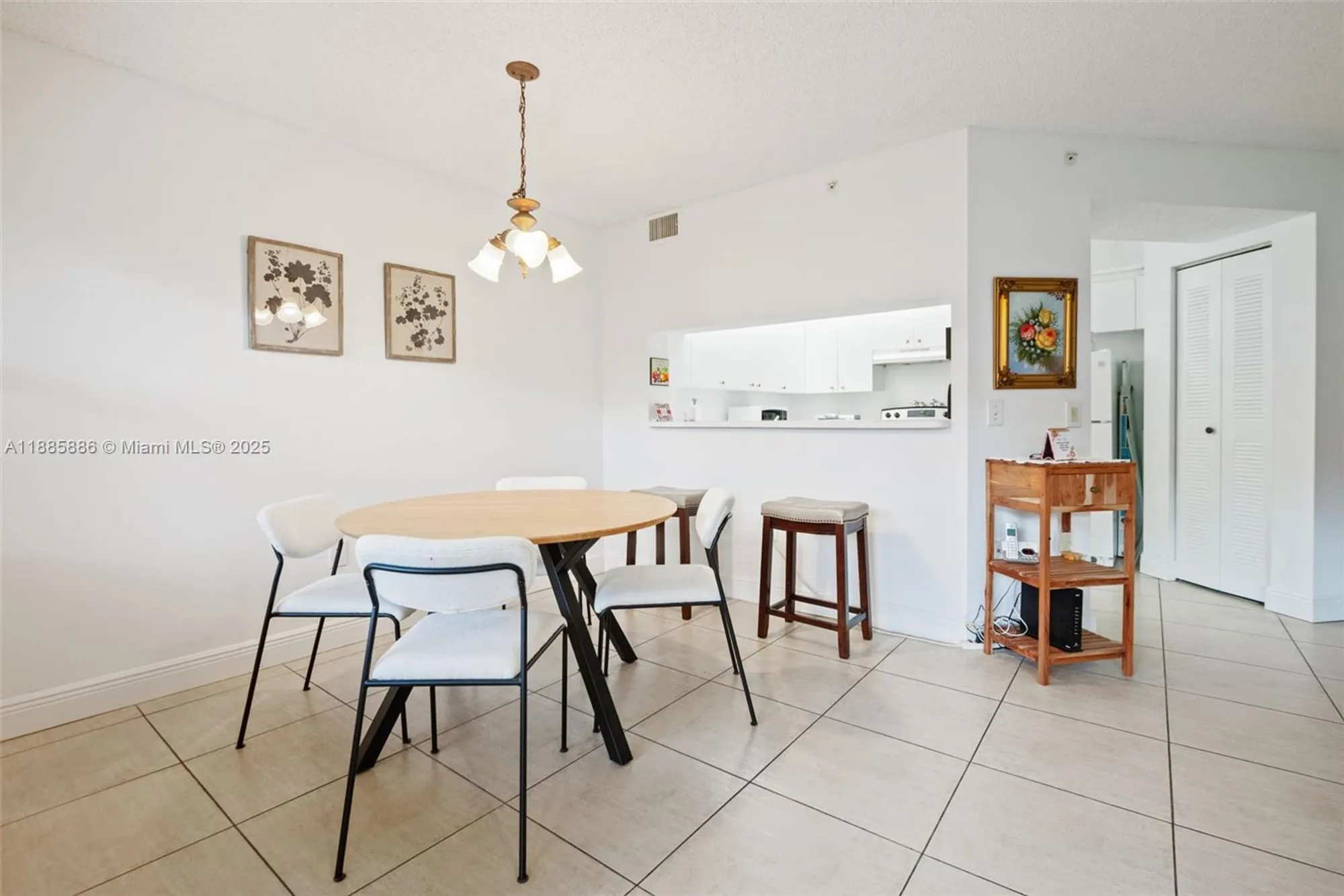 Property Slideshow image 12 of 25 | 701 sw 142nd ave 110s, Pembroke Pines, FL, 33027