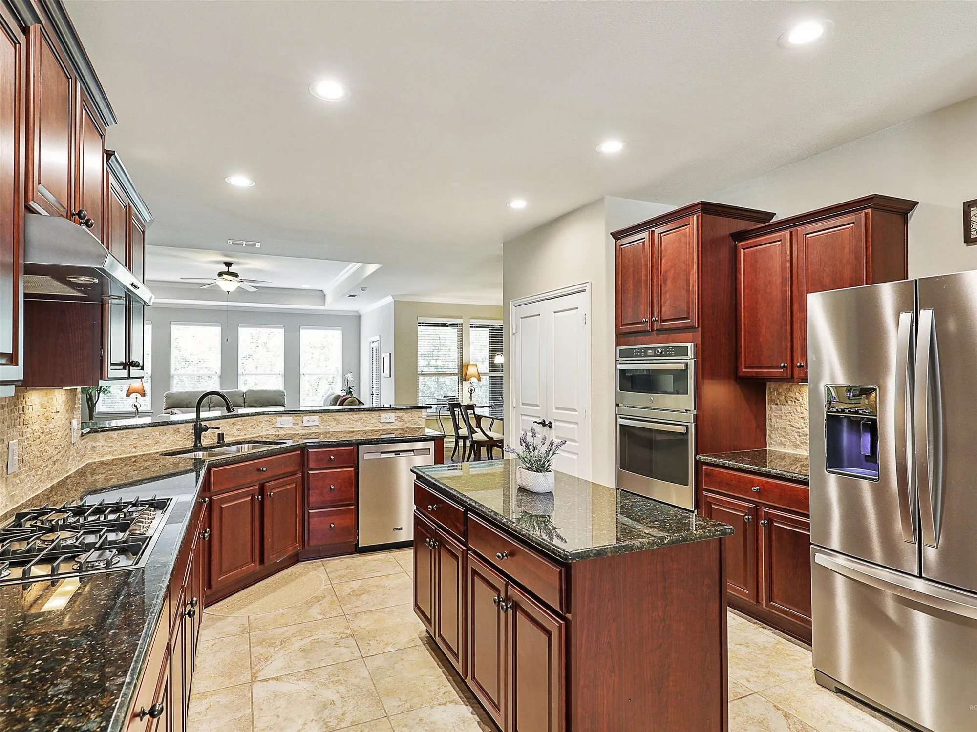 Property Slideshow image 11 of 40 | 6373 cherry hills dr, Frisco, TX, 75036