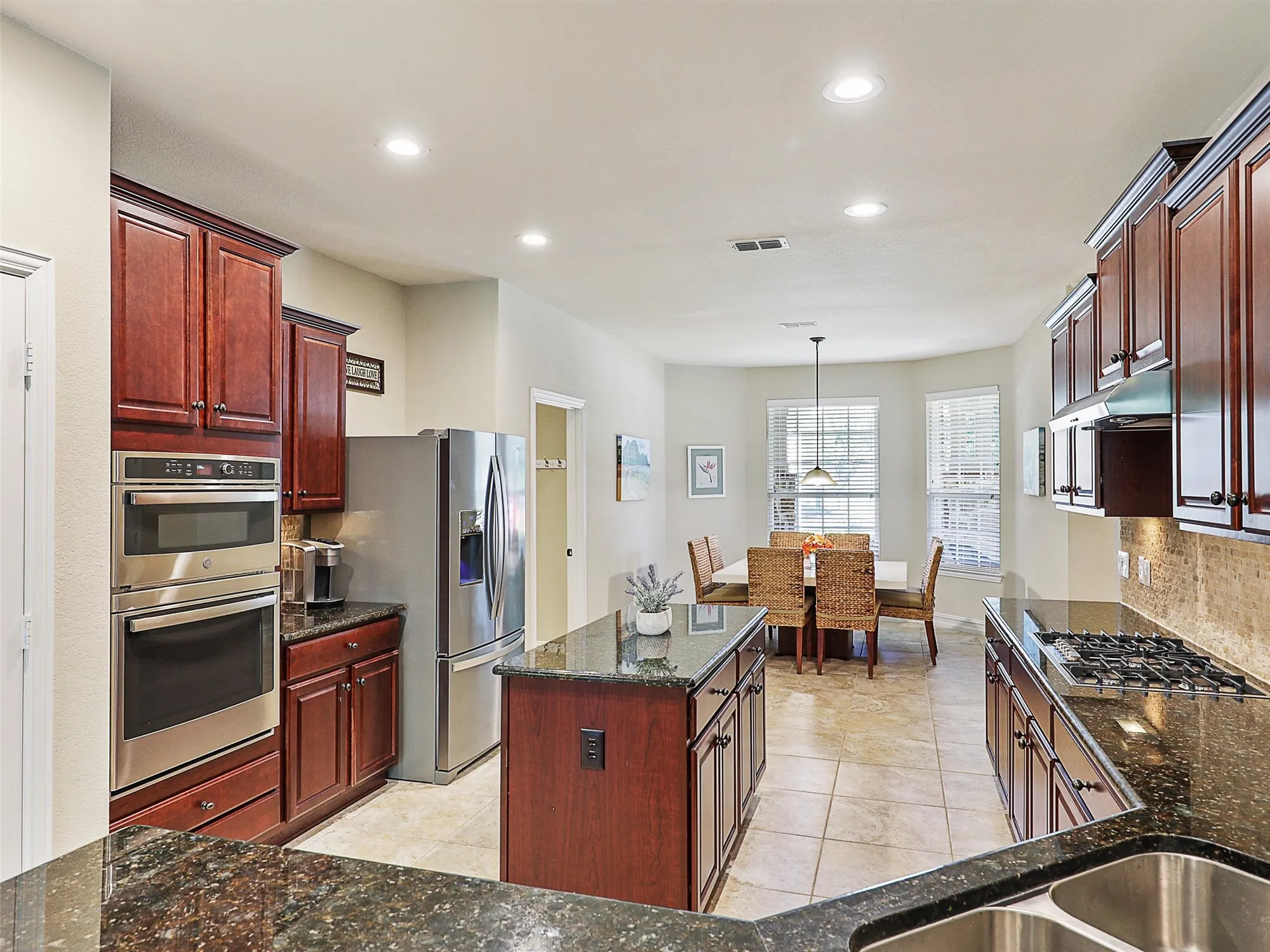Property Slideshow image 13 of 40 | 6373 cherry hills dr, Frisco, TX, 75036
