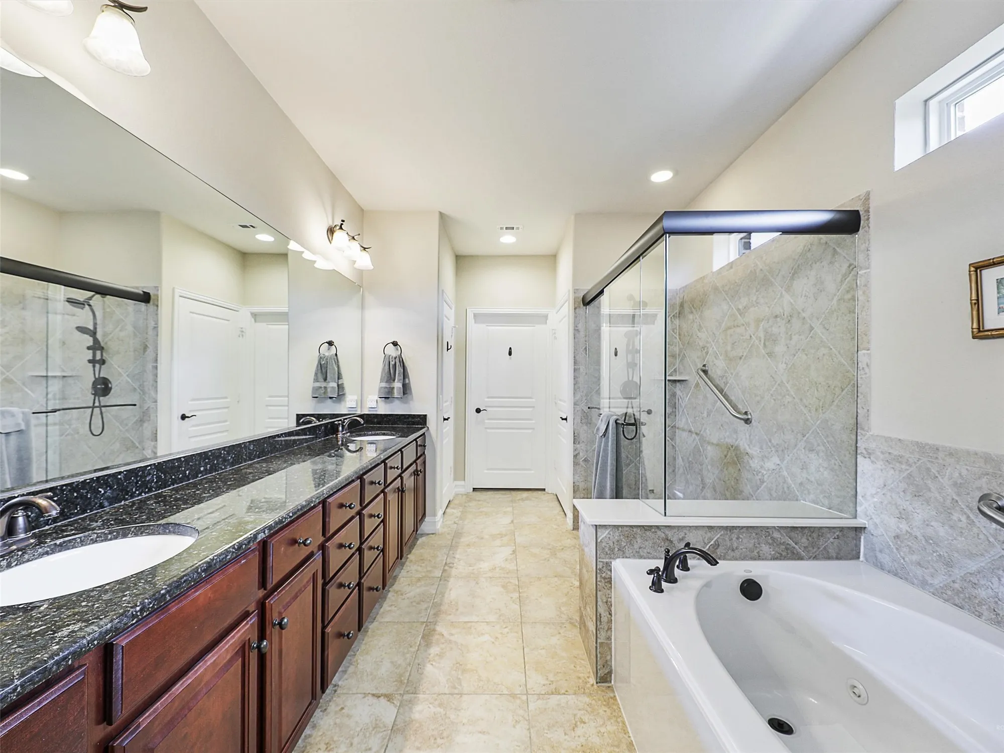 Property Slideshow image 24 of 40 | 6373 cherry hills dr, Frisco, TX, 75036
