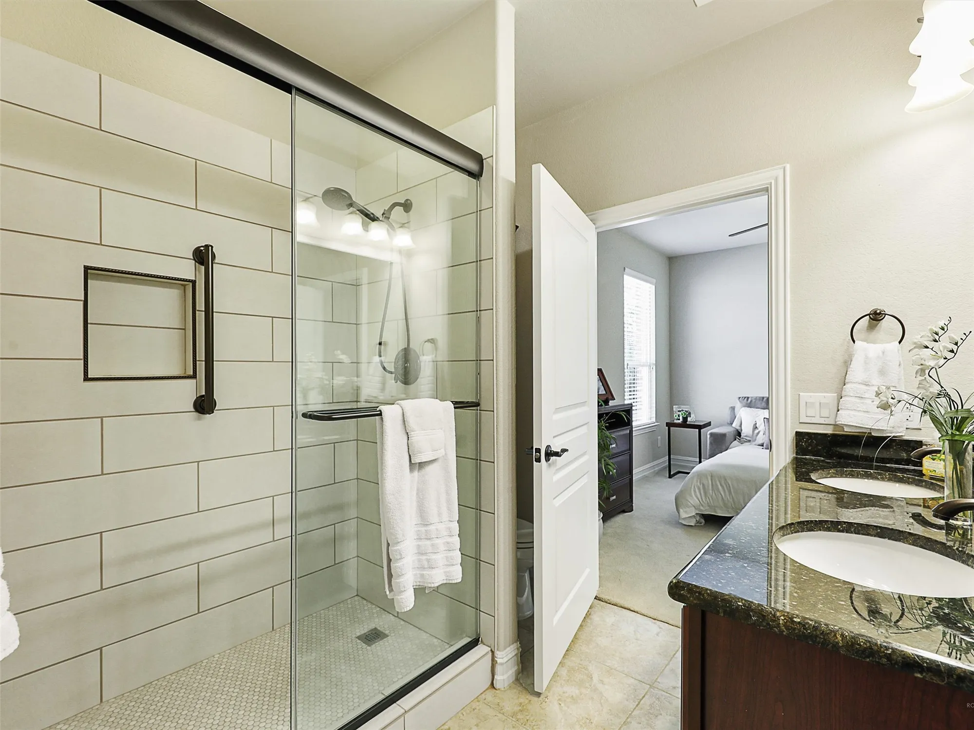 Property Slideshow image 28 of 40 | 6373 cherry hills dr, Frisco, TX, 75036