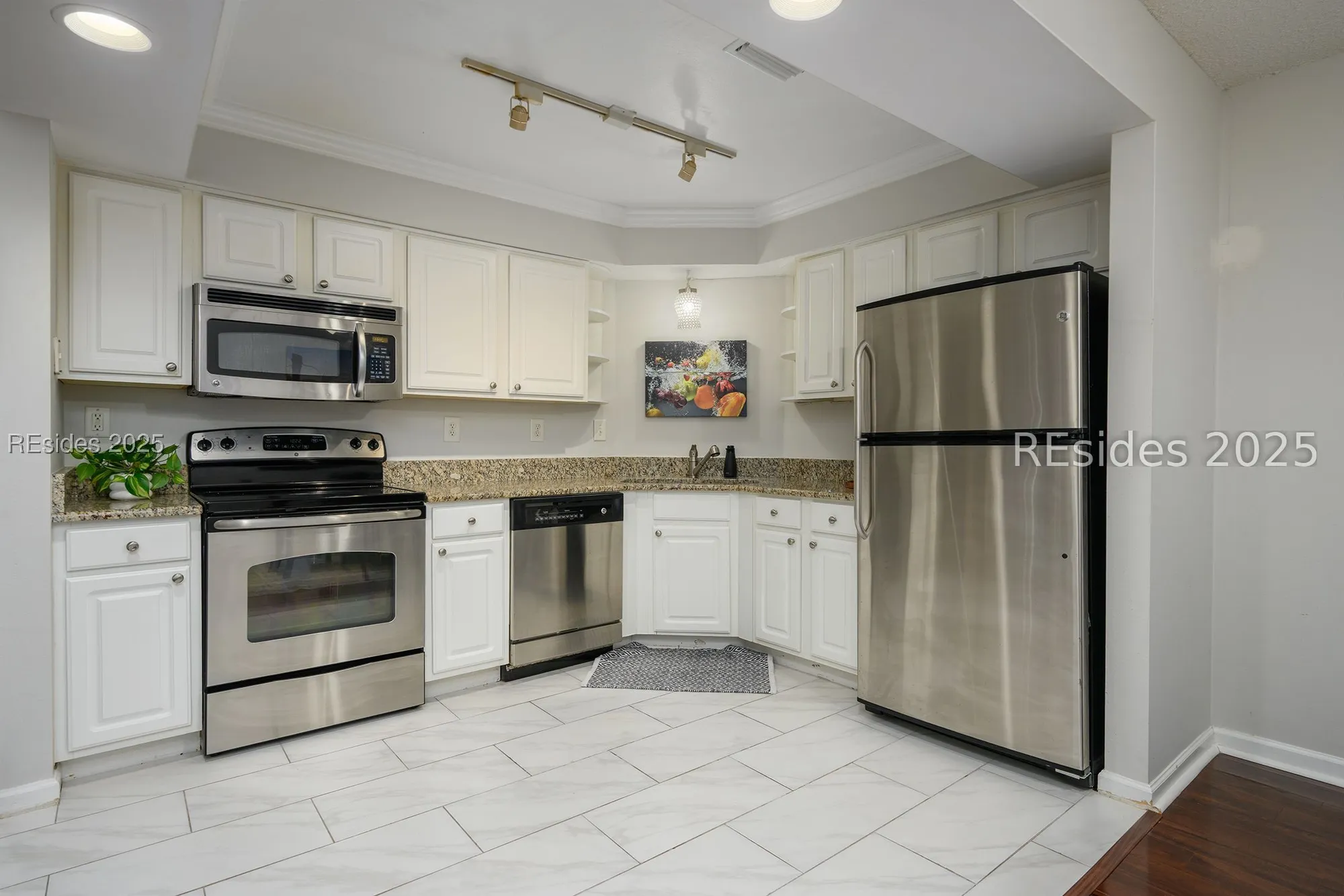 Property Slideshow image 4 of 34 | 380 marshland rd f31, Hilton Head Island, SC, 29926