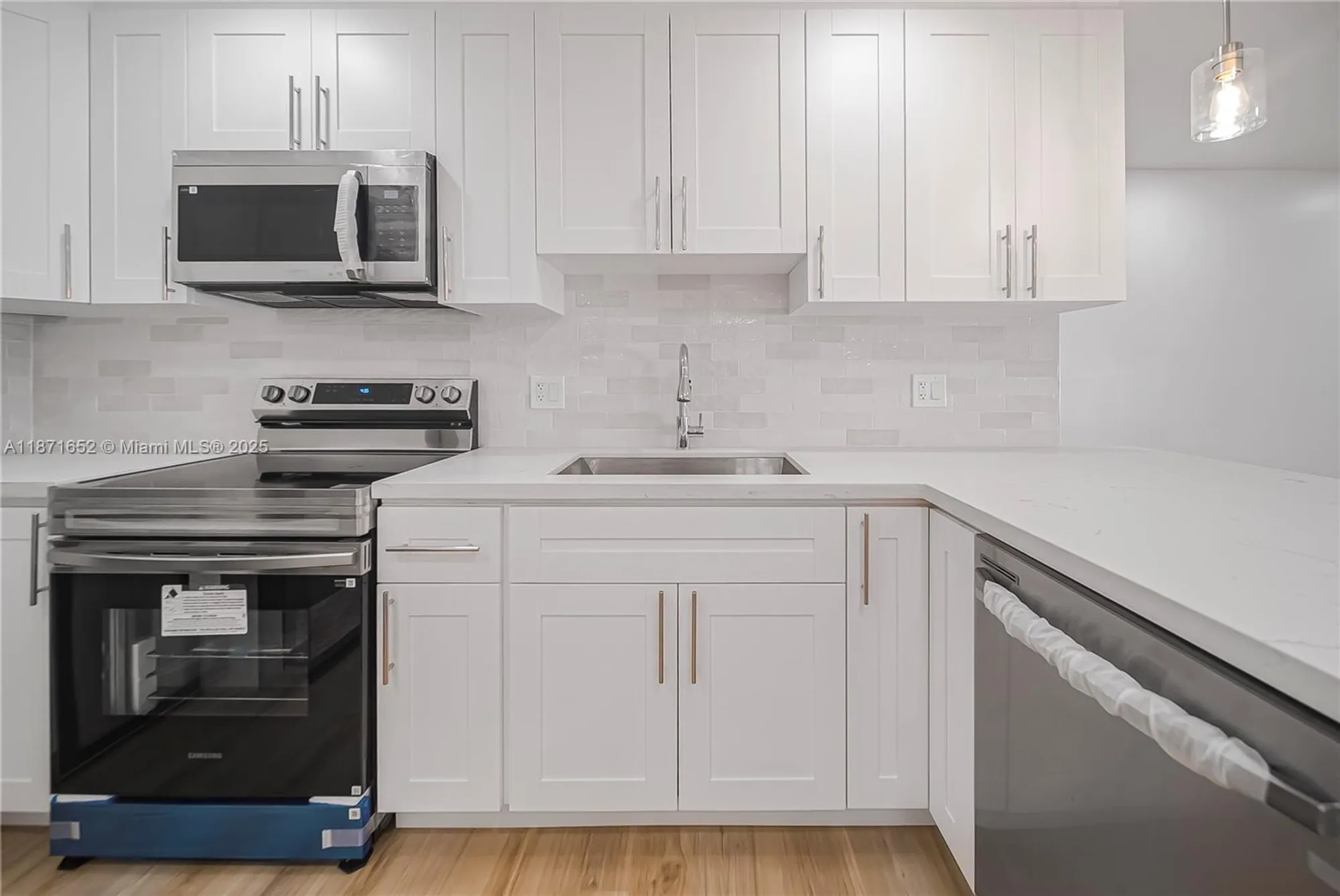 Property Slideshow image 14 of 46 | 2106 alfred dr, Boynton Beach, FL, 33426