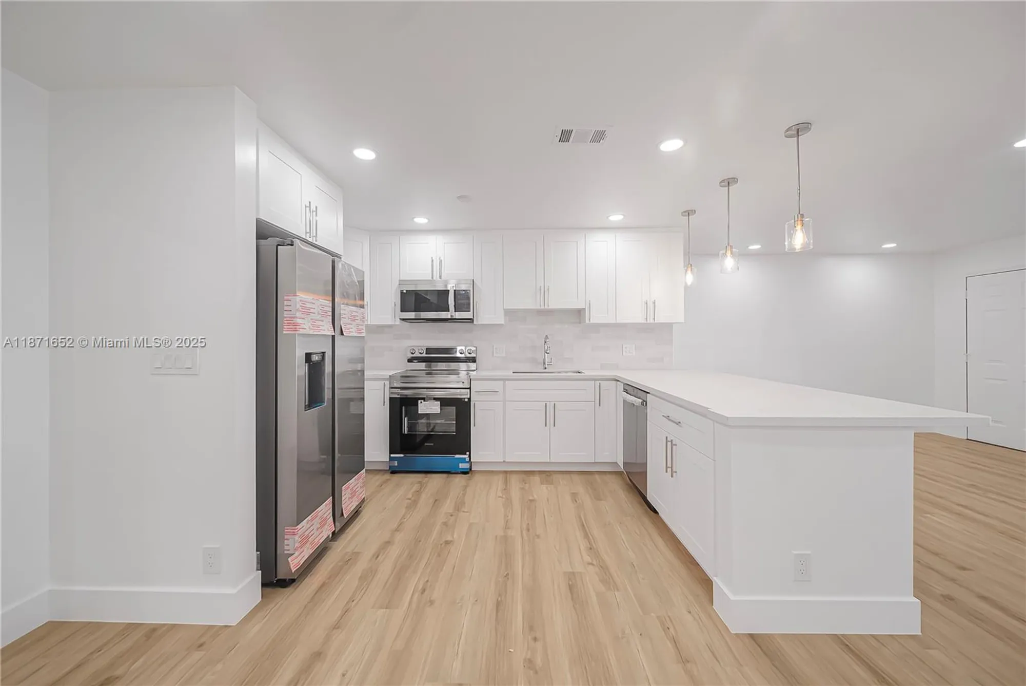 Property Slideshow image 15 of 46 | 2106 alfred dr, Boynton Beach, FL, 33426