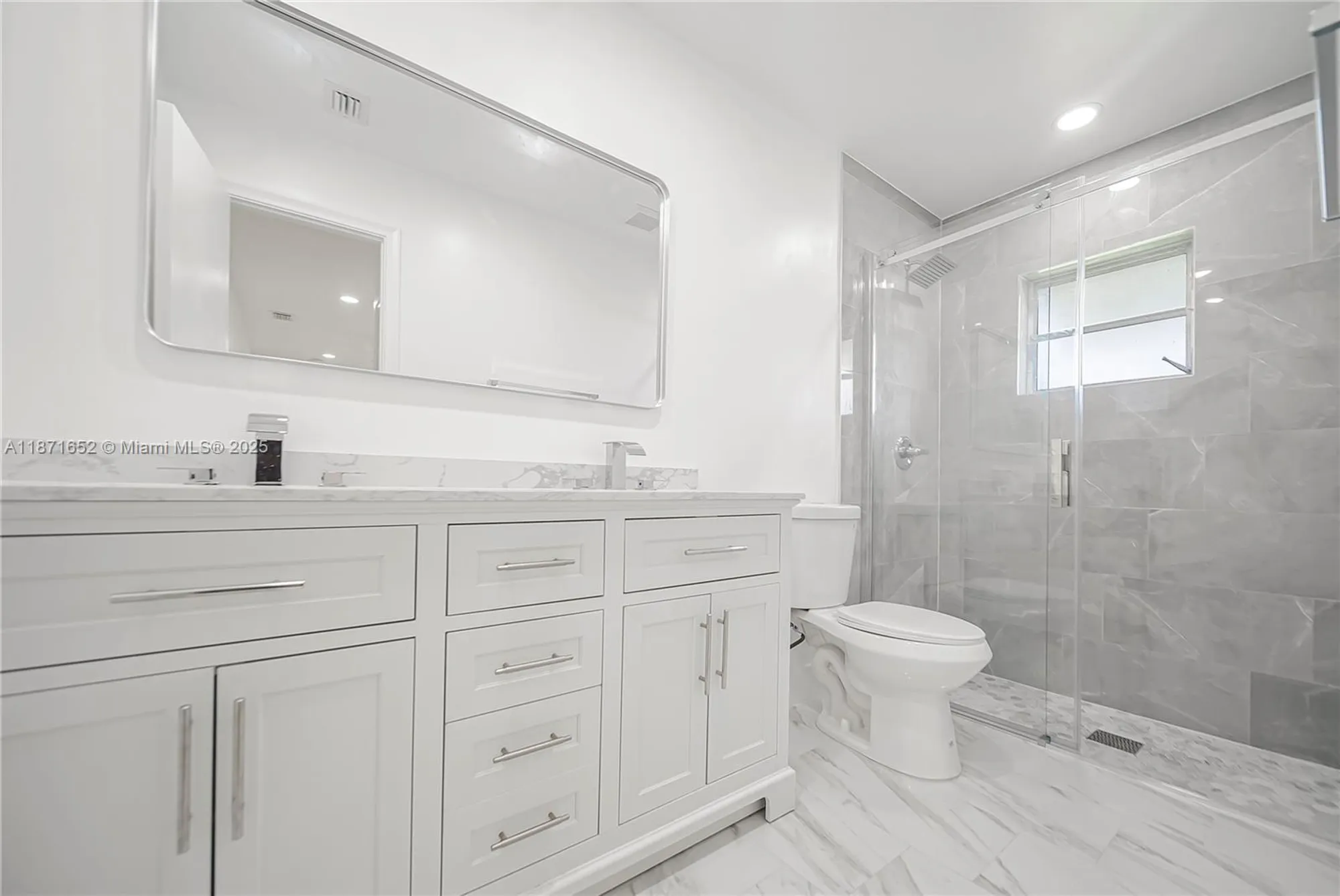 Property Slideshow image 16 of 46 | 2106 alfred dr, Boynton Beach, FL, 33426