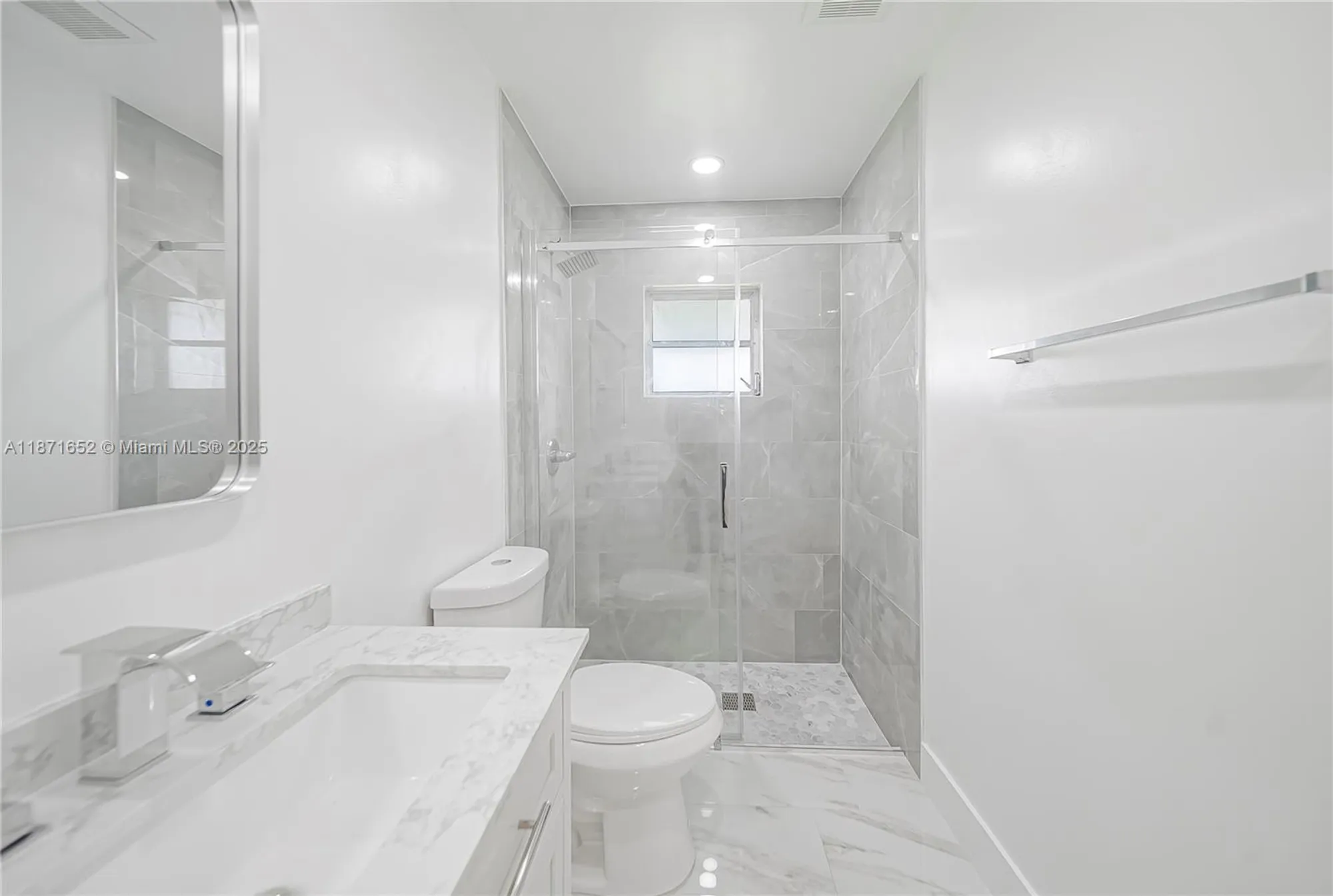 Property Slideshow image 18 of 46 | 2106 alfred dr, Boynton Beach, FL, 33426