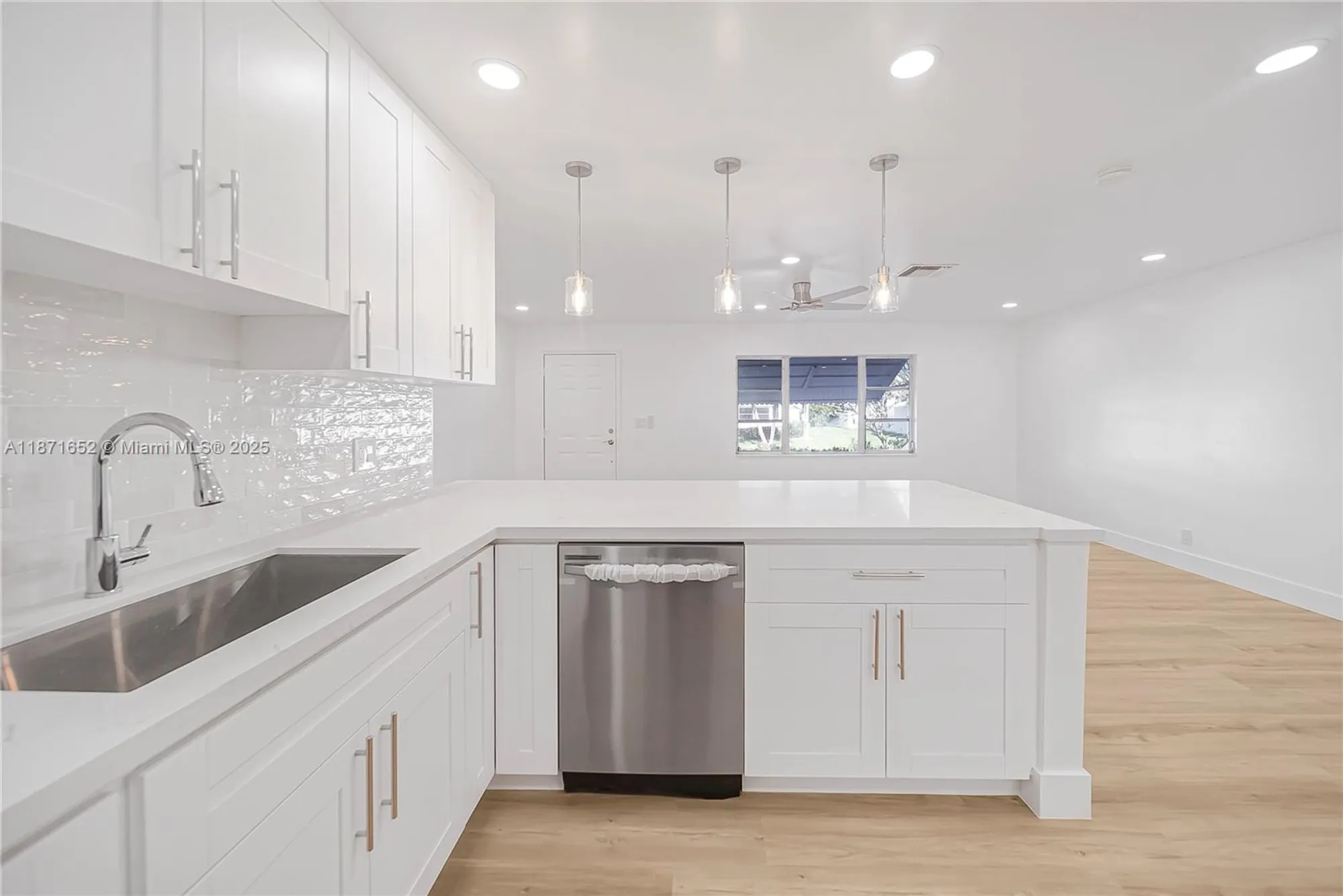 Property Slideshow image 10 of 46 | 2106 alfred dr, Boynton Beach, FL, 33426