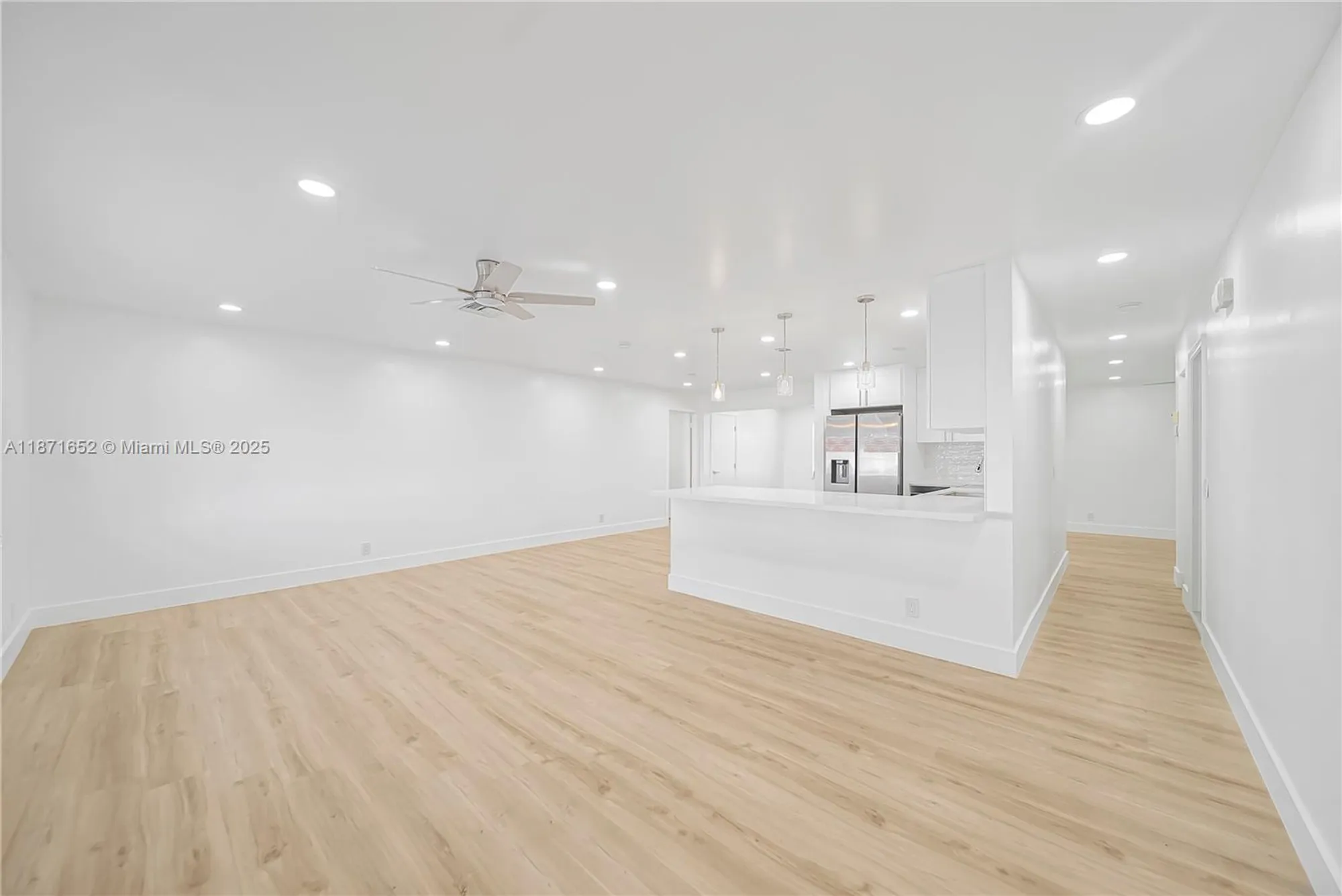 Property Slideshow image 2 of 46 | 2106 alfred dr, Boynton Beach, FL, 33426