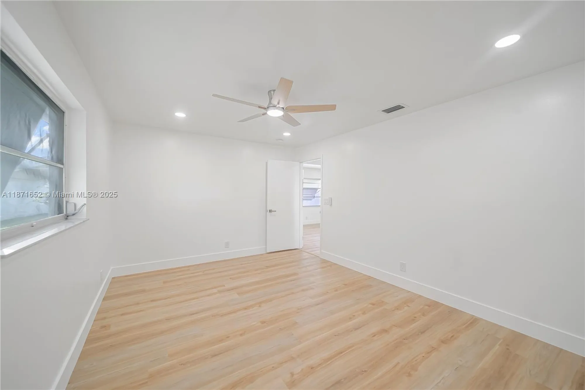 Property Slideshow image 33 of 46 | 2106 alfred dr, Boynton Beach, FL, 33426