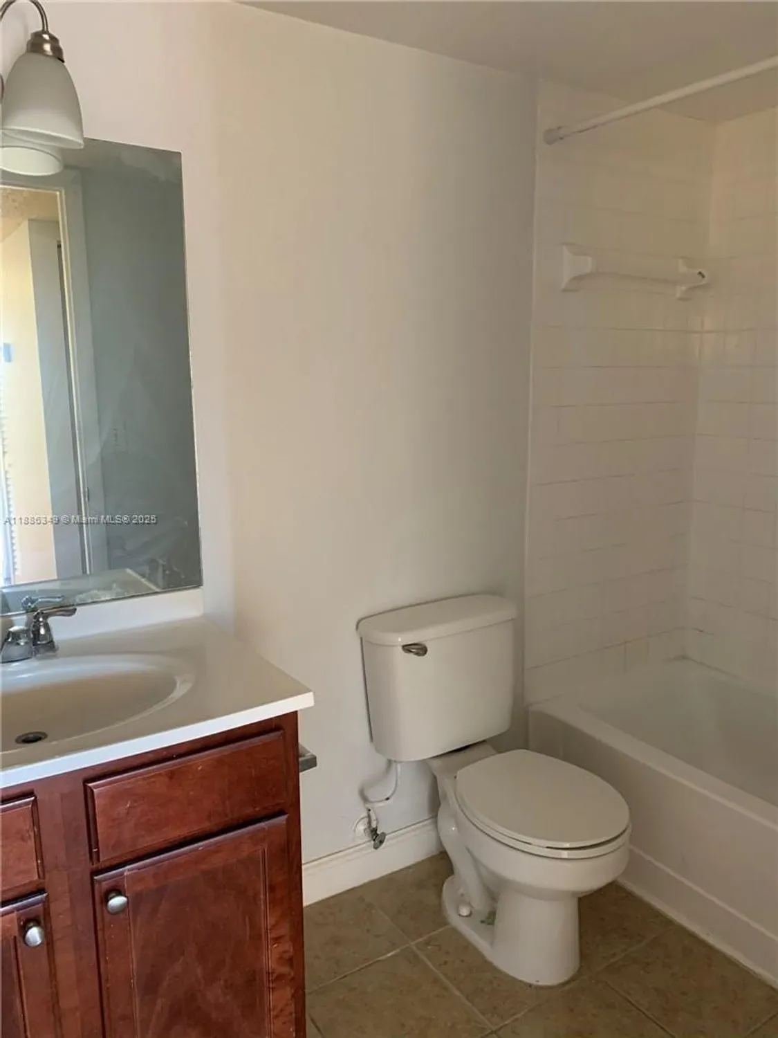 Property Slideshow image 5 of 11 | 7650 westwood dr apt 519, Tamarac, FL, 33321