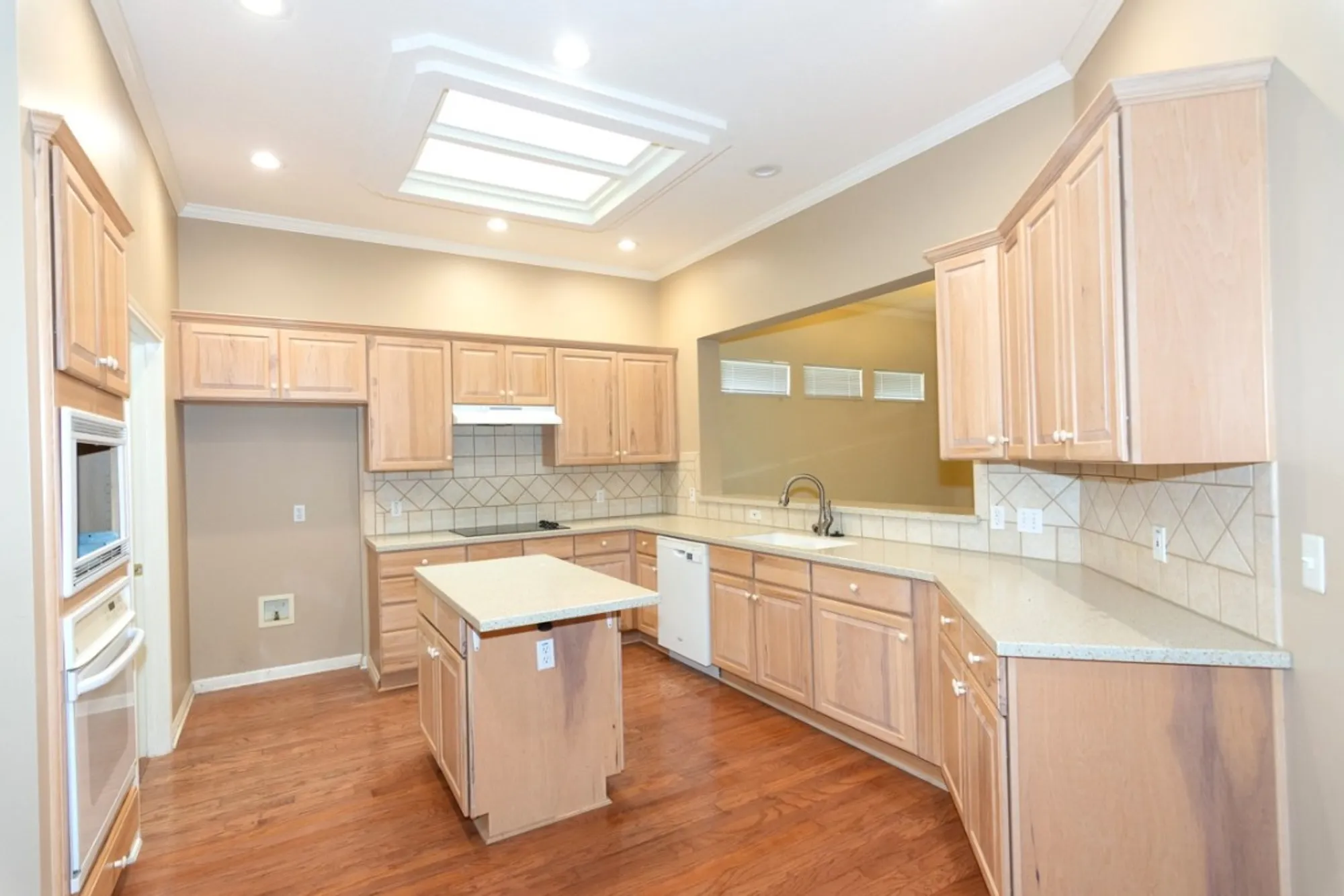 Property Slideshow image 14 of 32 | 102 harness ln, Georgetown, TX, 78633