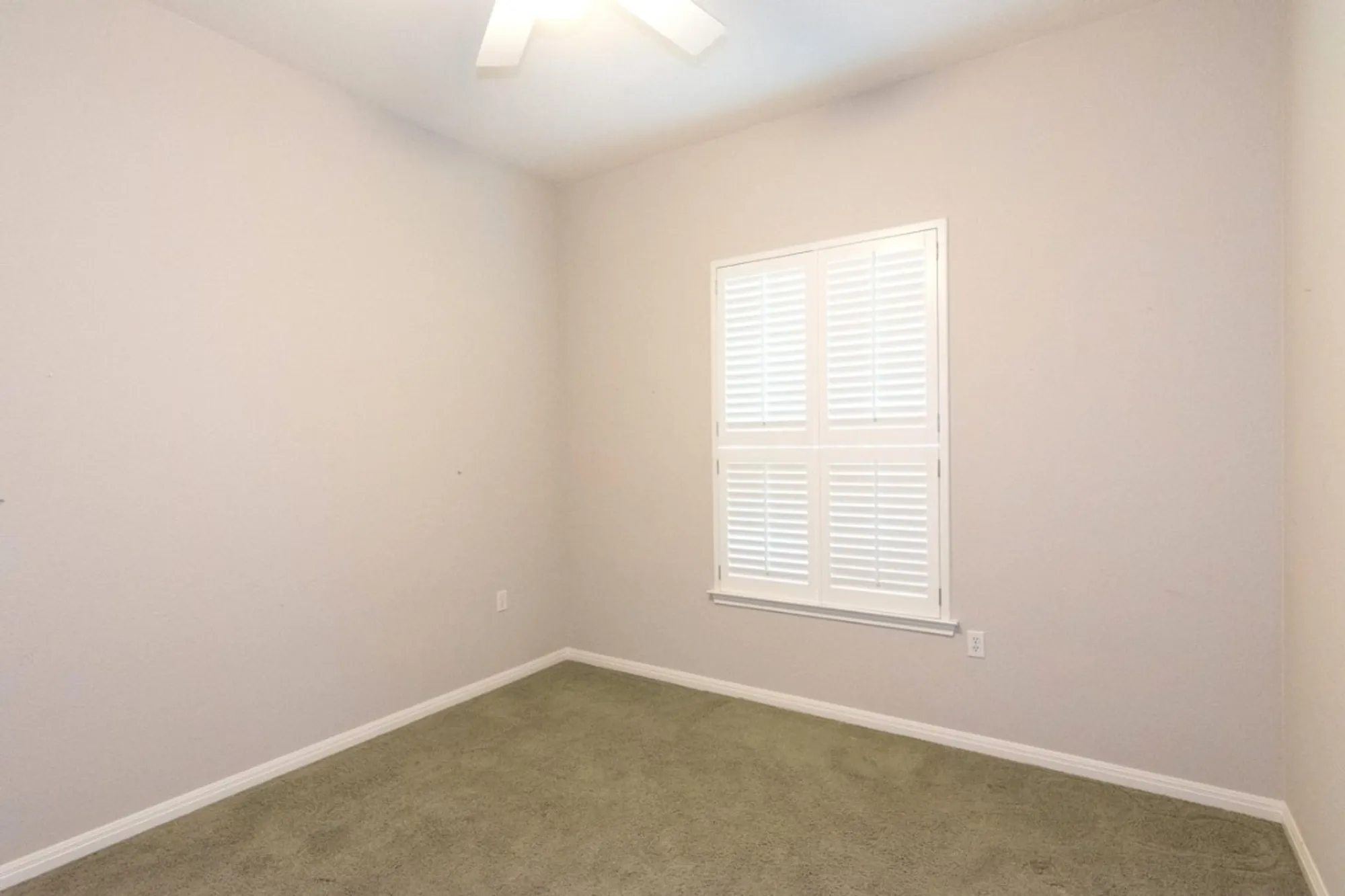 Property Slideshow image 18 of 32 | 102 harness ln, Georgetown, TX, 78633