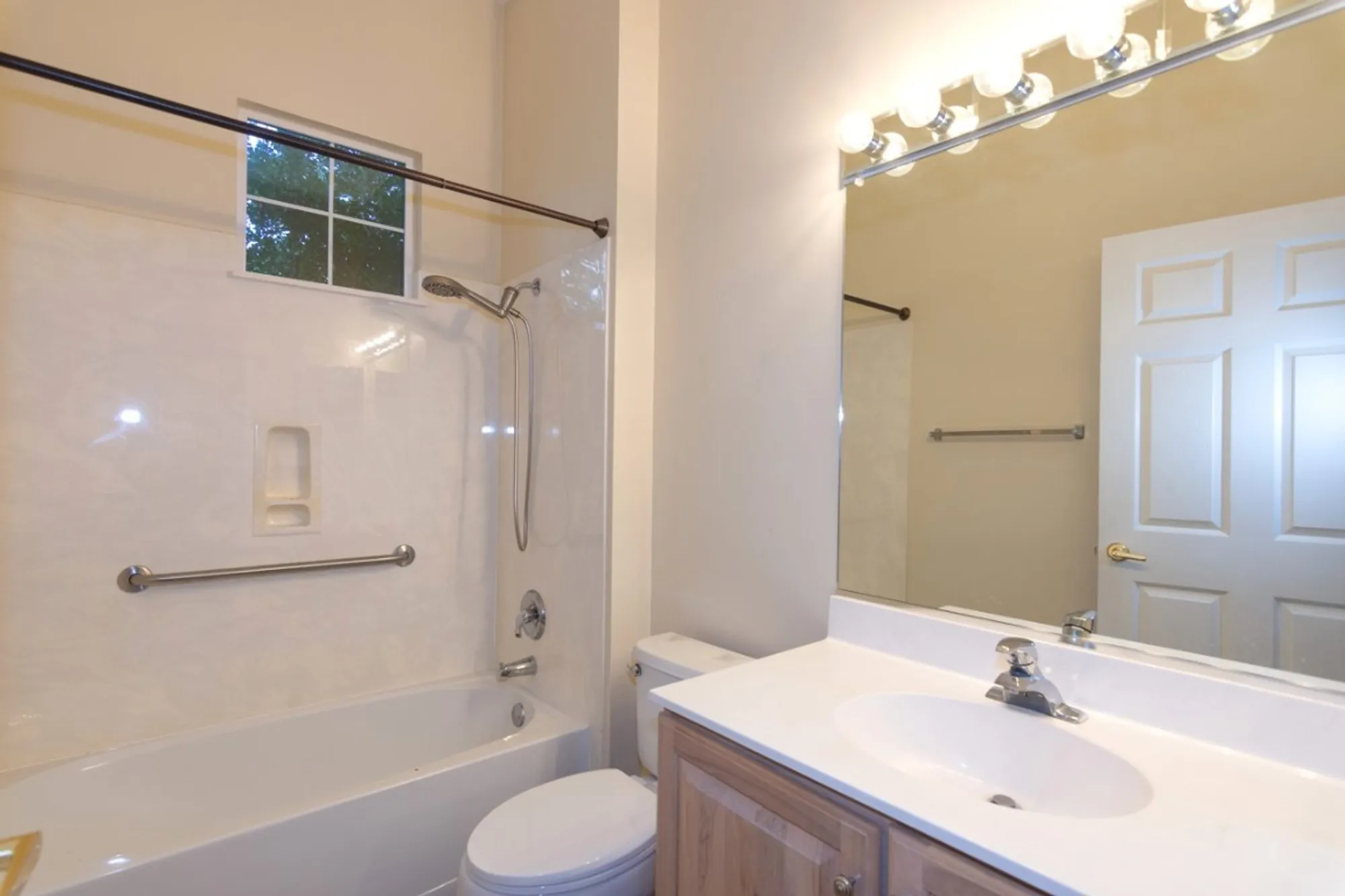 Property Slideshow image 19 of 32 | 102 harness ln, Georgetown, TX, 78633