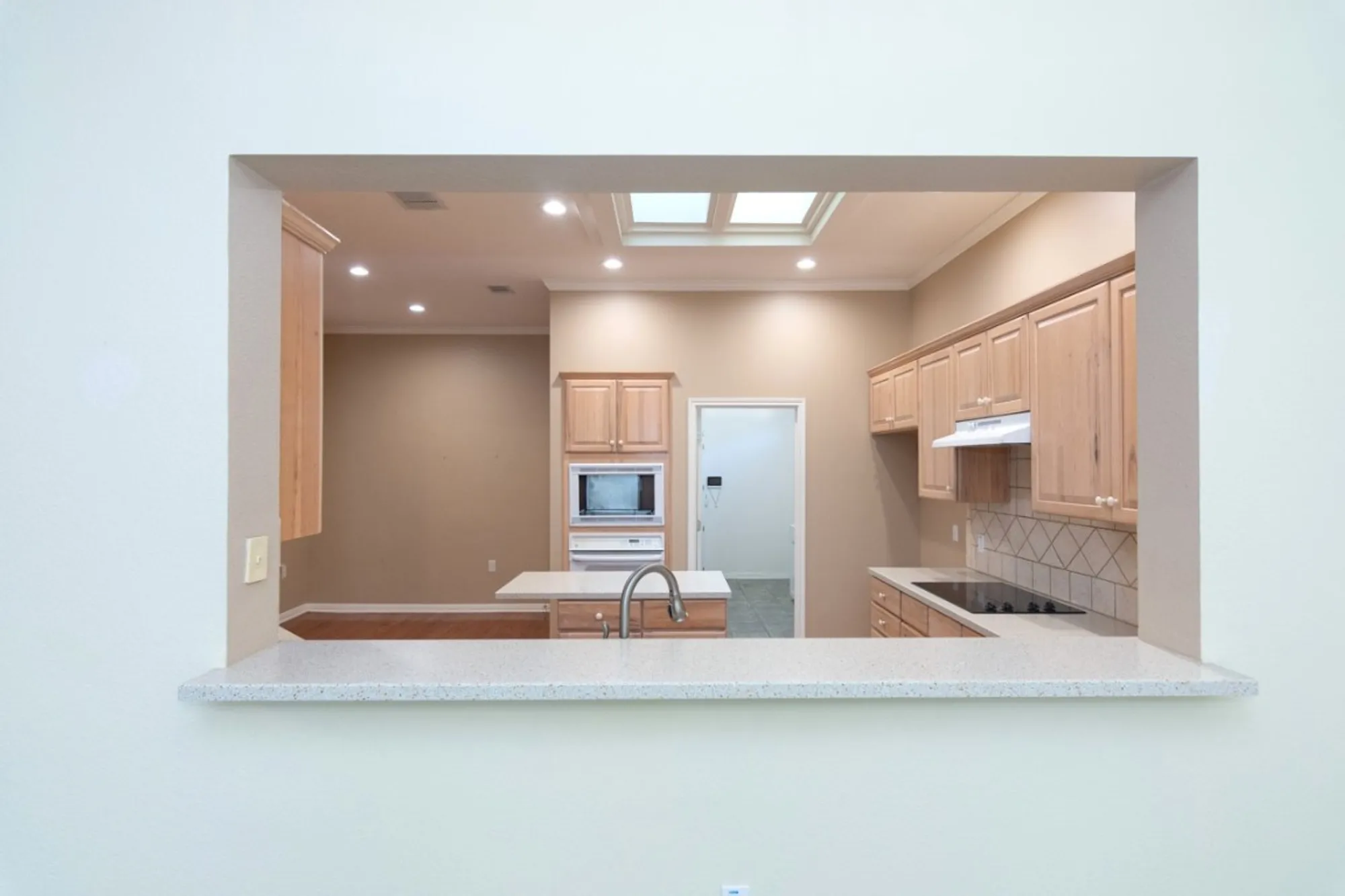 Property Slideshow image 11 of 32 | 102 harness ln, Georgetown, TX, 78633