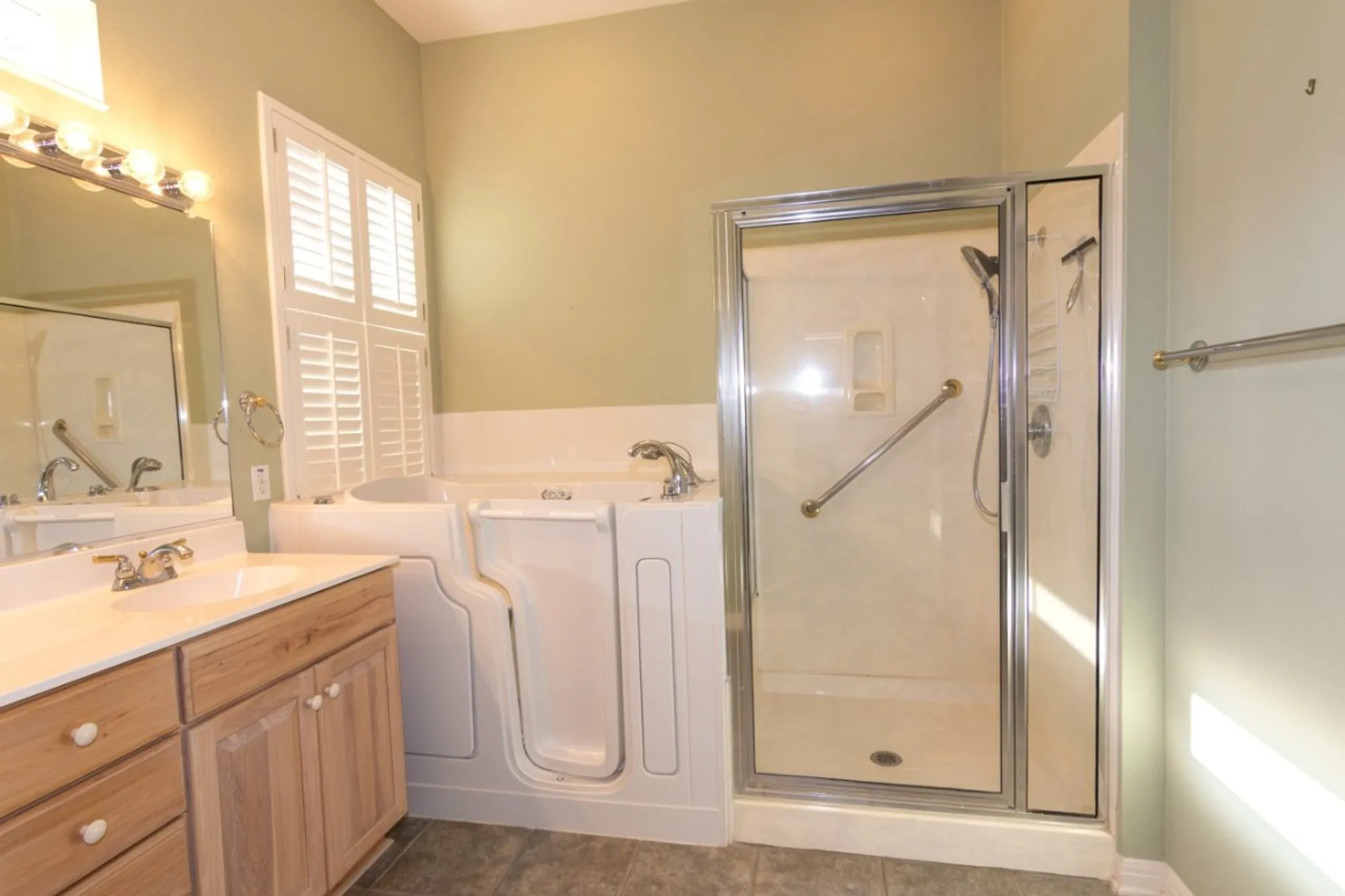 Property Slideshow image 20 of 32 | 102 harness ln, Georgetown, TX, 78633