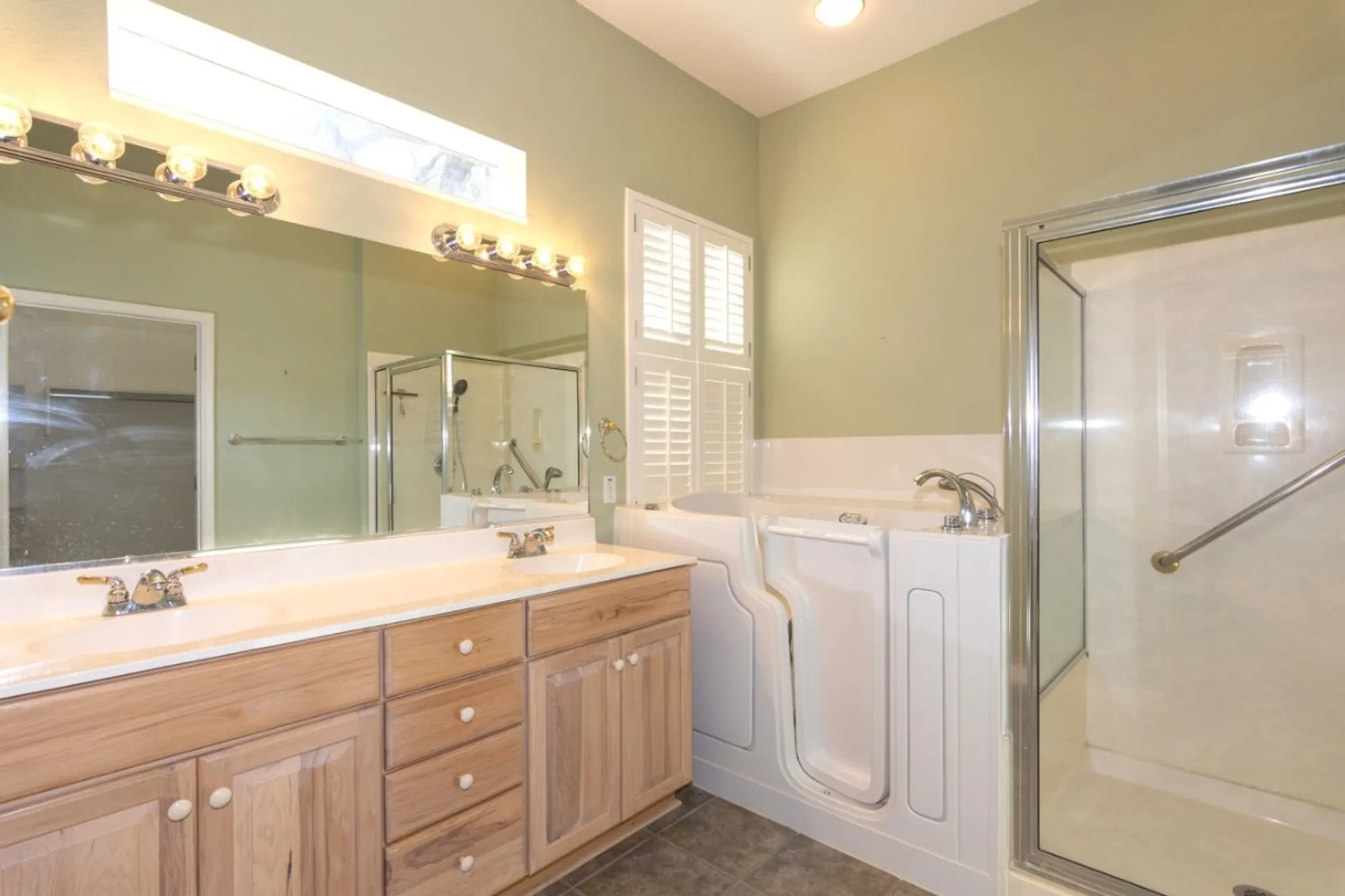 Property Slideshow image 21 of 32 | 102 harness ln, Georgetown, TX, 78633