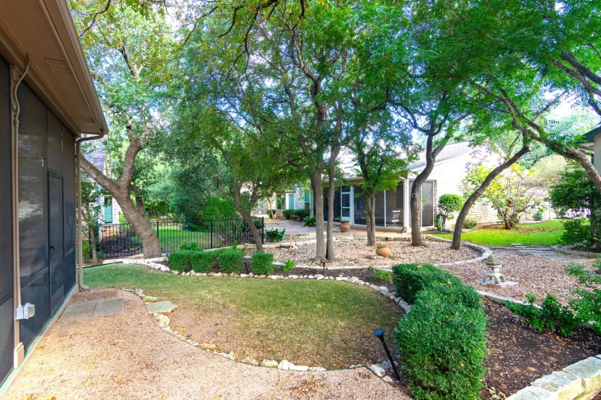 Property Slideshow image 31 of 32 | 102 harness ln, Georgetown, TX, 78633