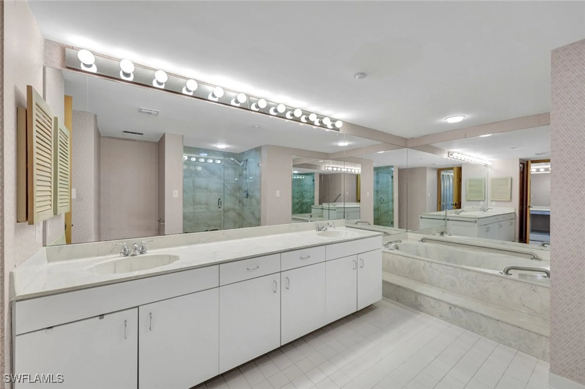 Property Slideshow image 18 of 29 | 6101 pelican bay blvd 201, Naples, FL, 34108